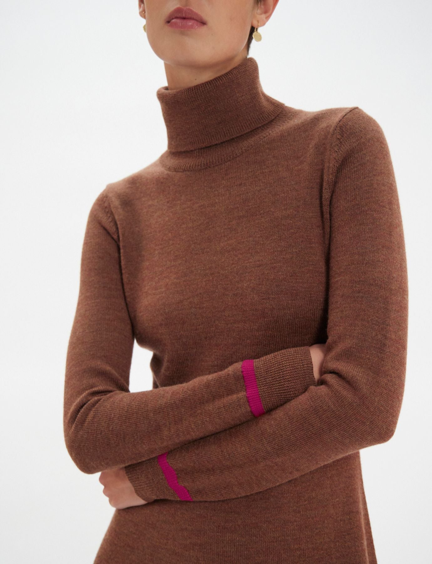 Divine brown turtleneck dress with fuchsia trim