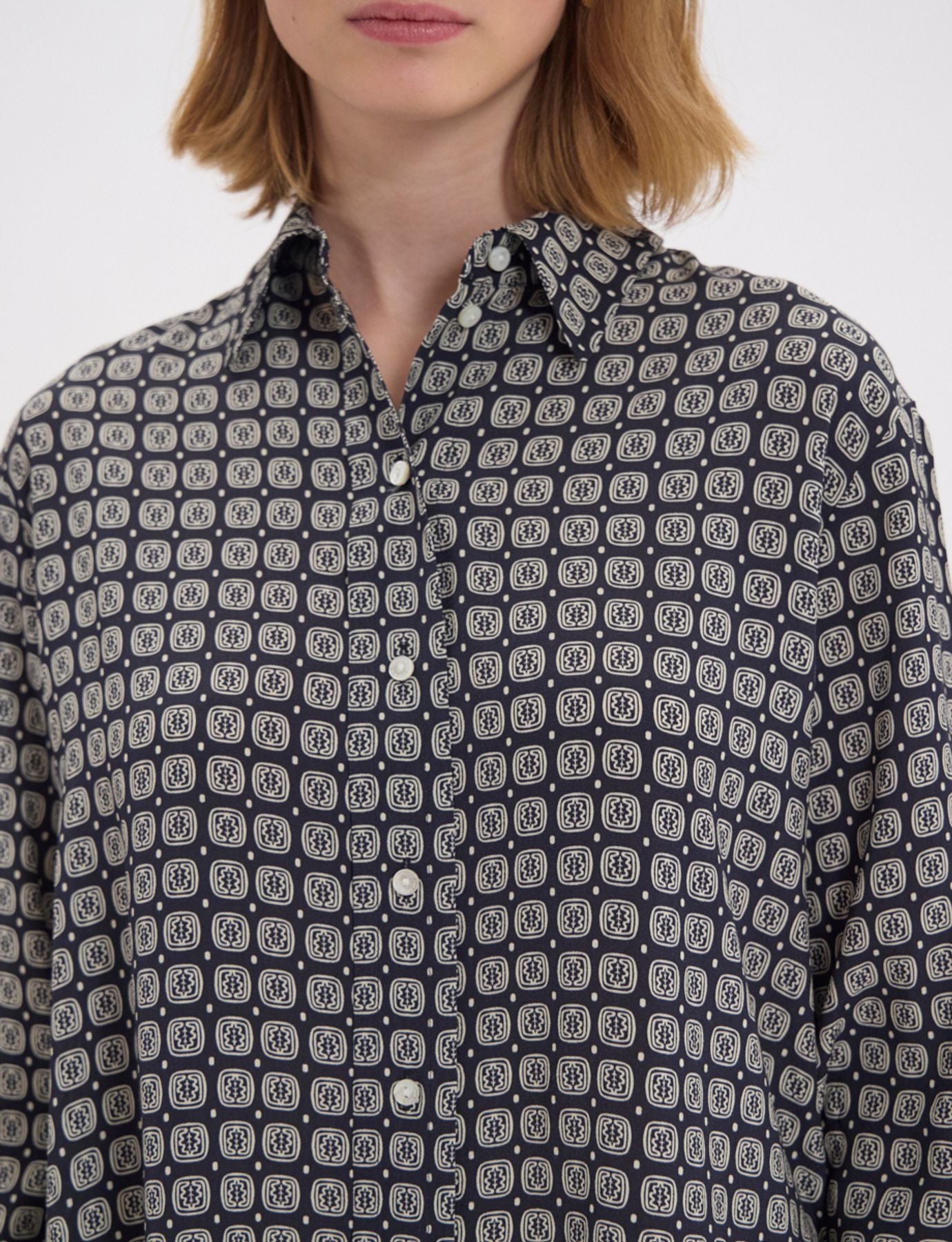 Camisa con estampado de hojas de roble de Maureen
