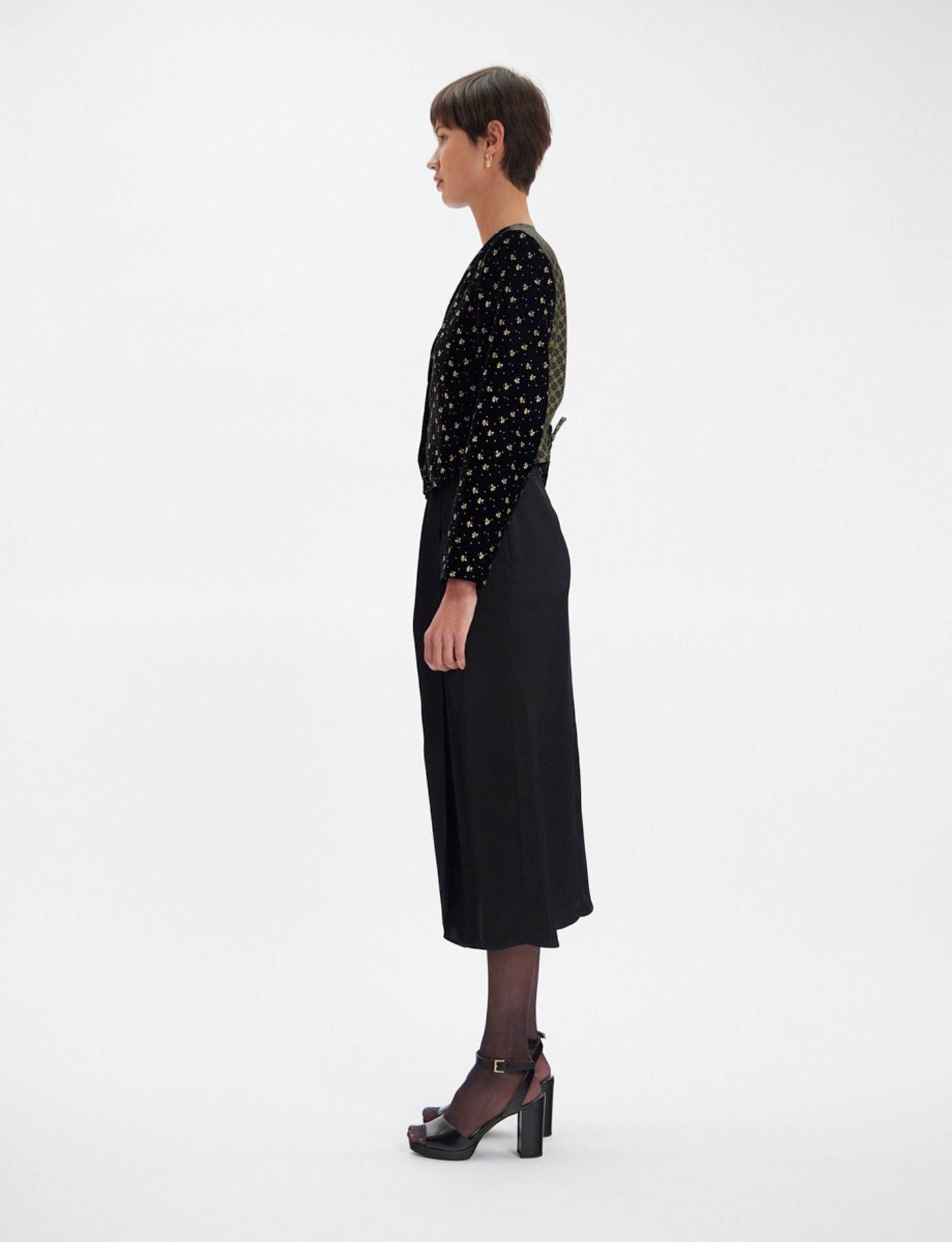 Ole bolero jacket in smooth black velvet with gold print
