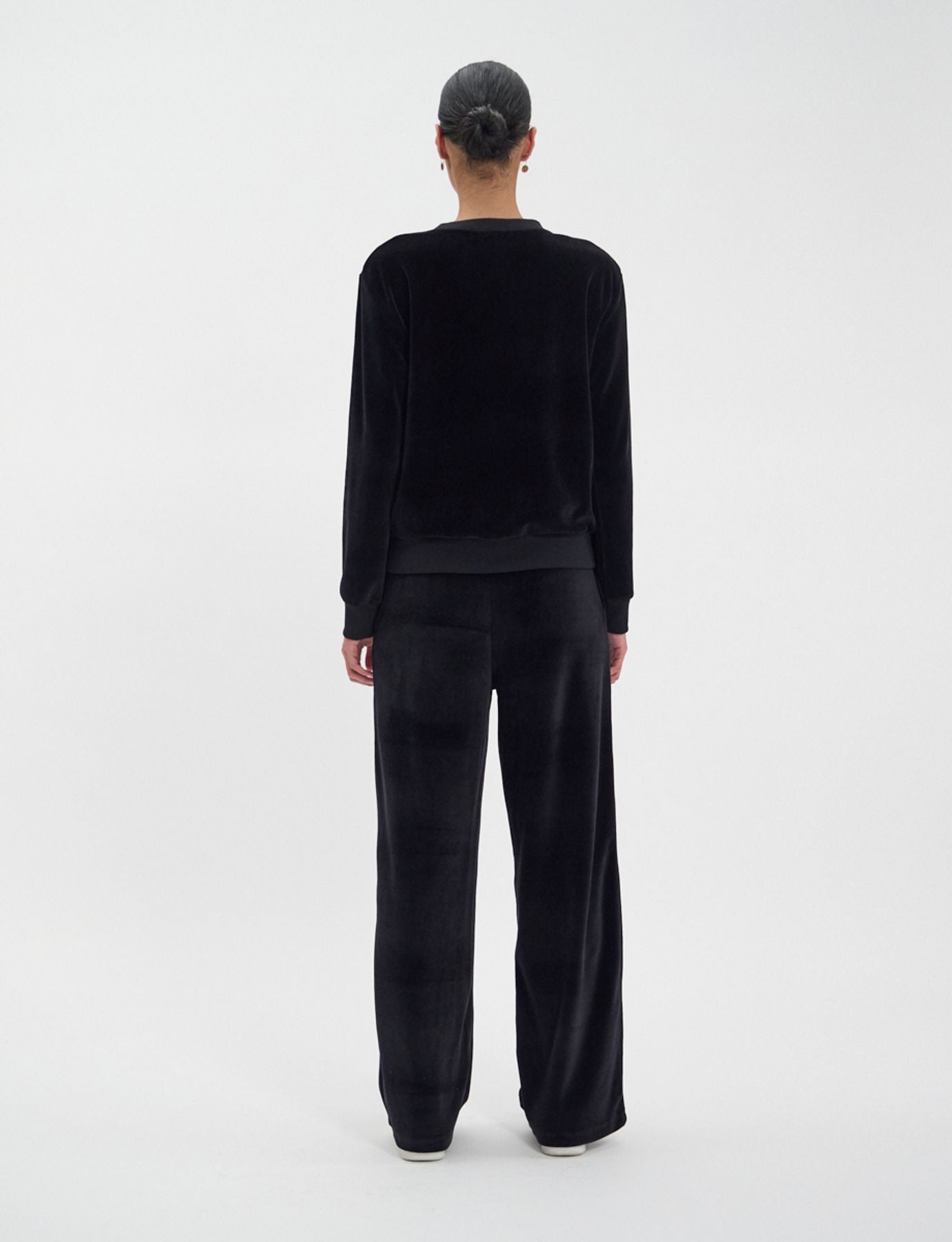 Sudadera Mathilde de terciopelo negro liso
