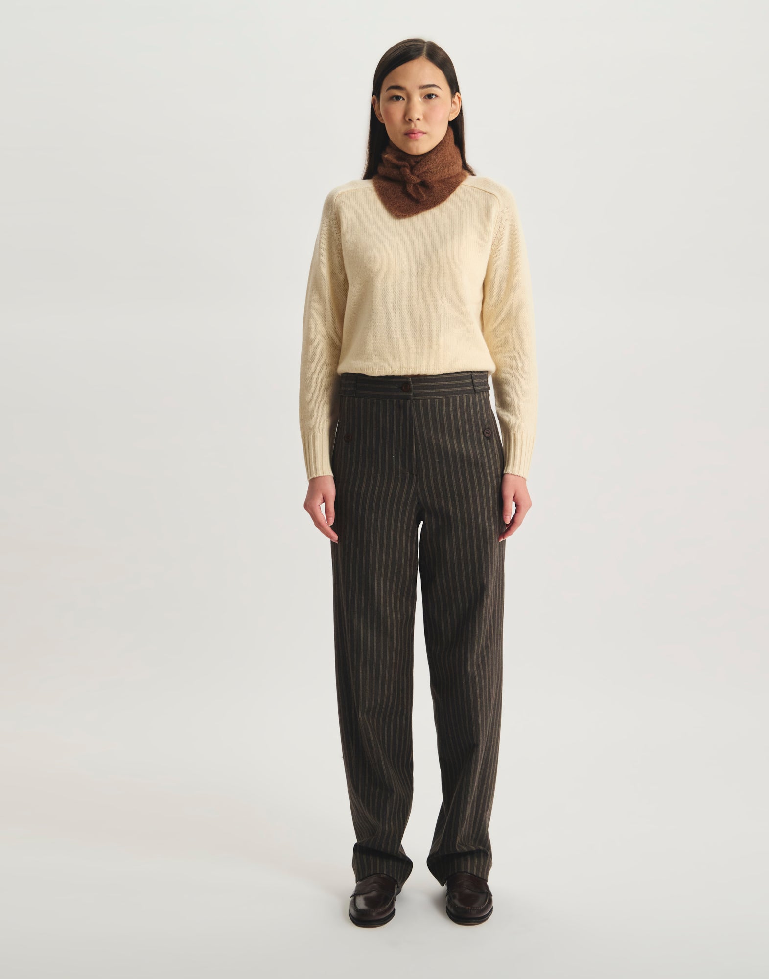 Pantalón Piotr de algodón con pinzas
