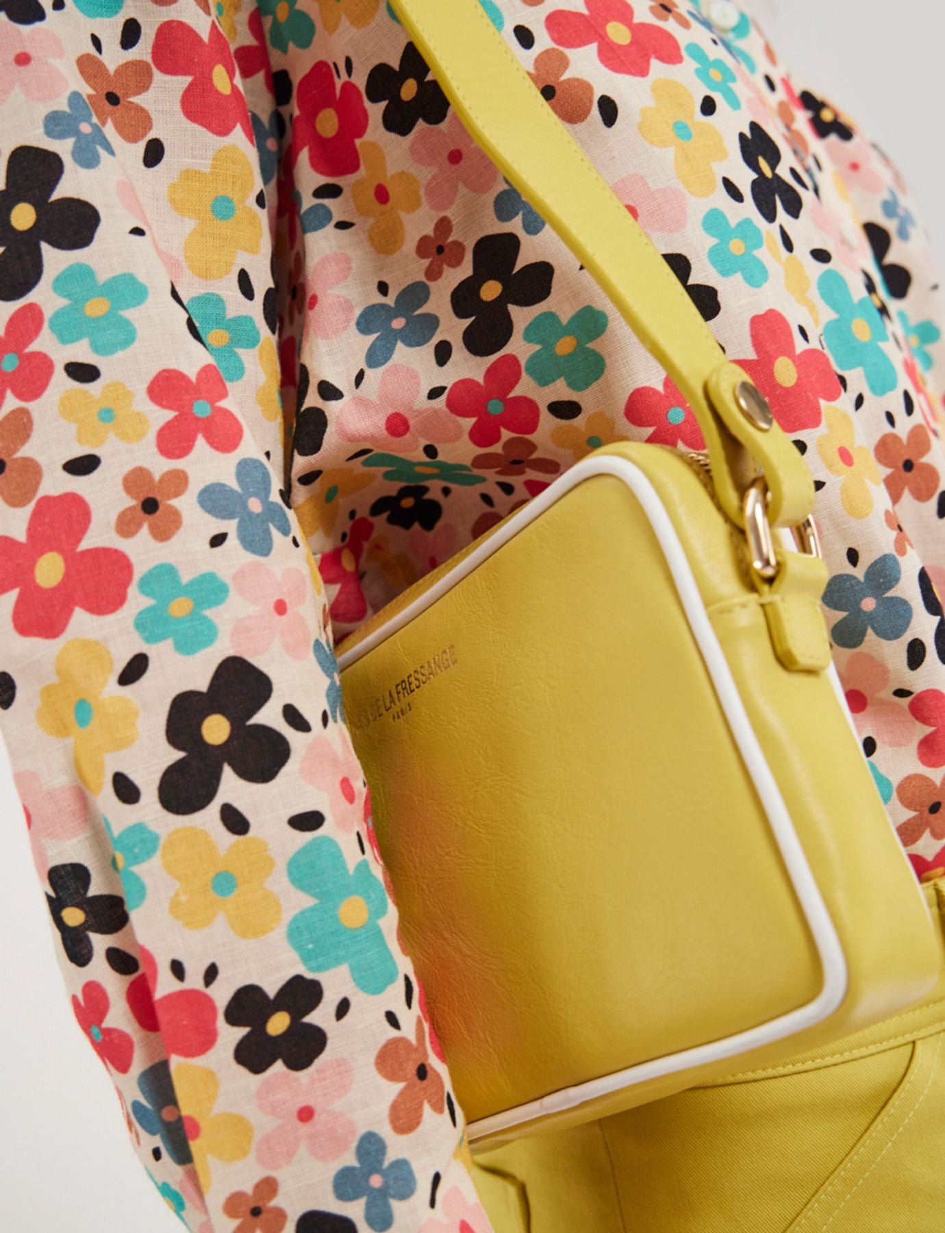 Marcia bolsa plátano amarilla