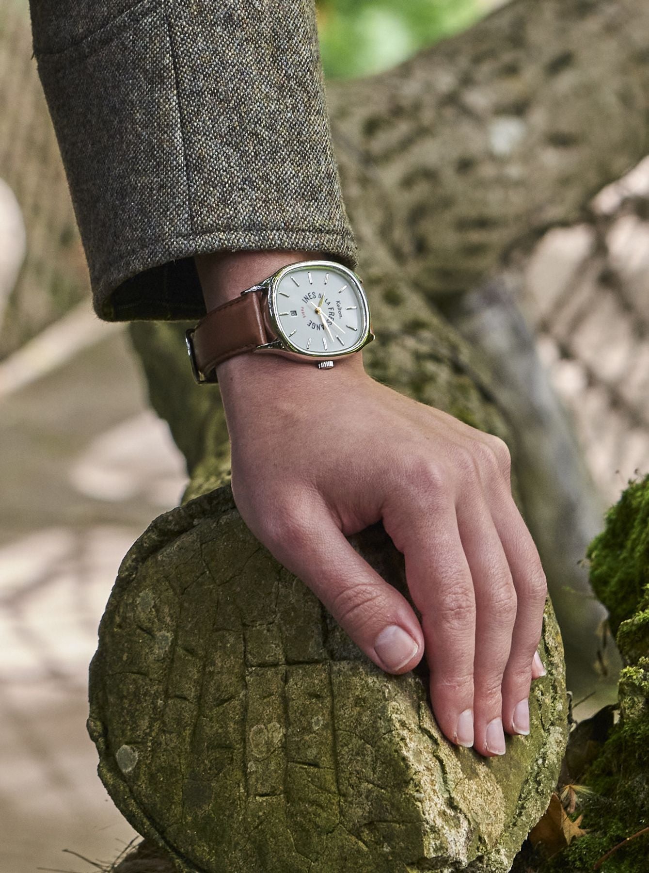 Ines de la Fressange Grande Colorama reloj camel Kelton x Paris