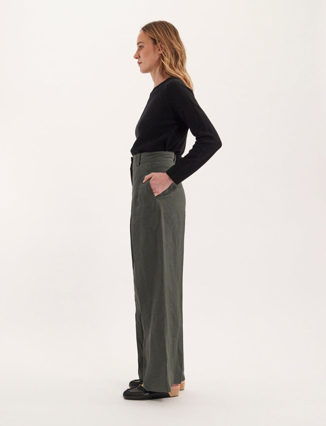 Pantalón Marlène de lino verde oscuro