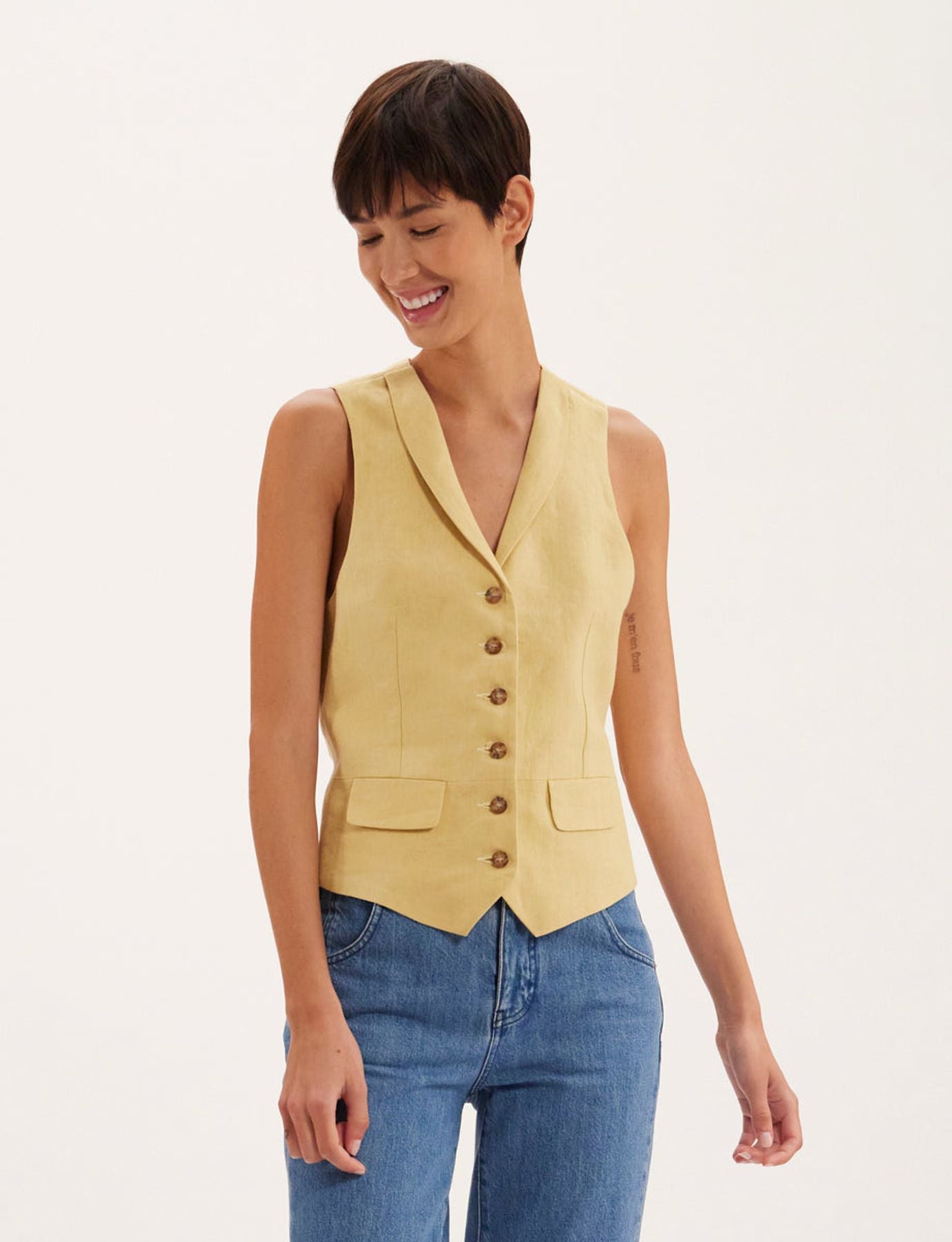 Robinson cardigan in lemon linen
