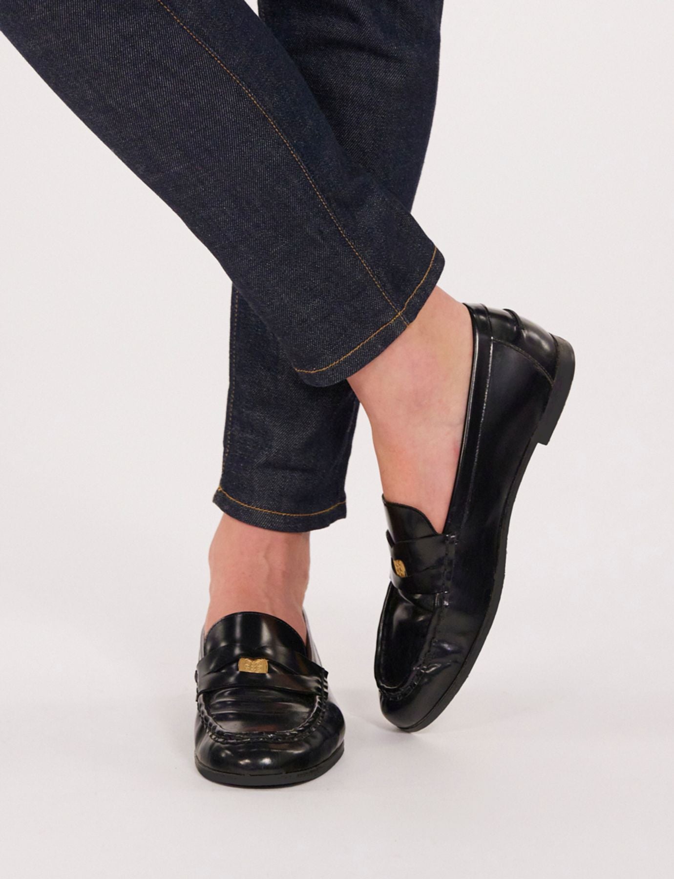 Mocasín Elvire de piel glacé negra