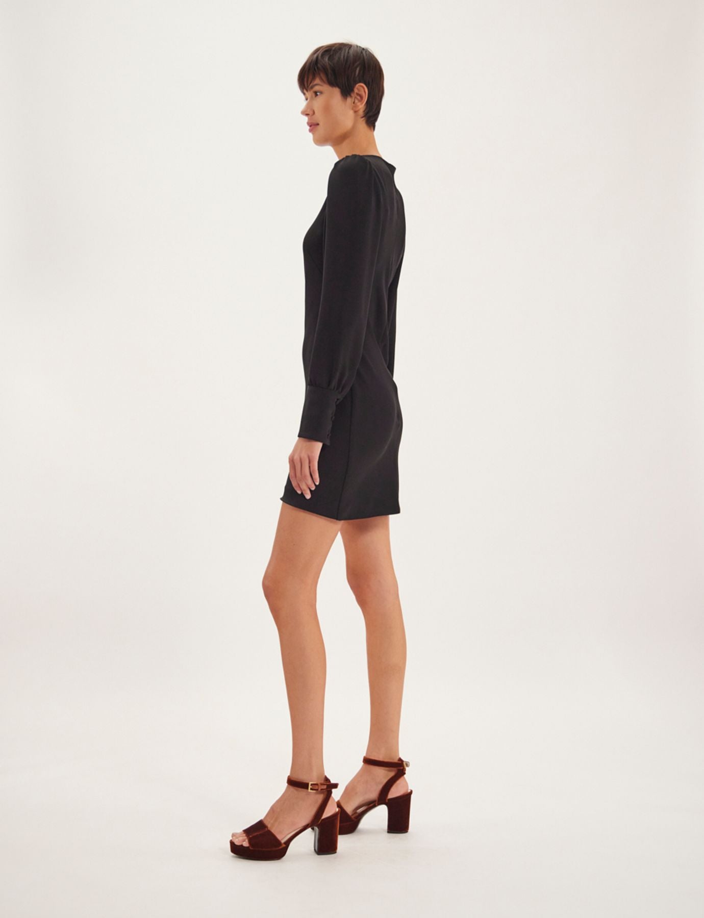 Amael vestido negro