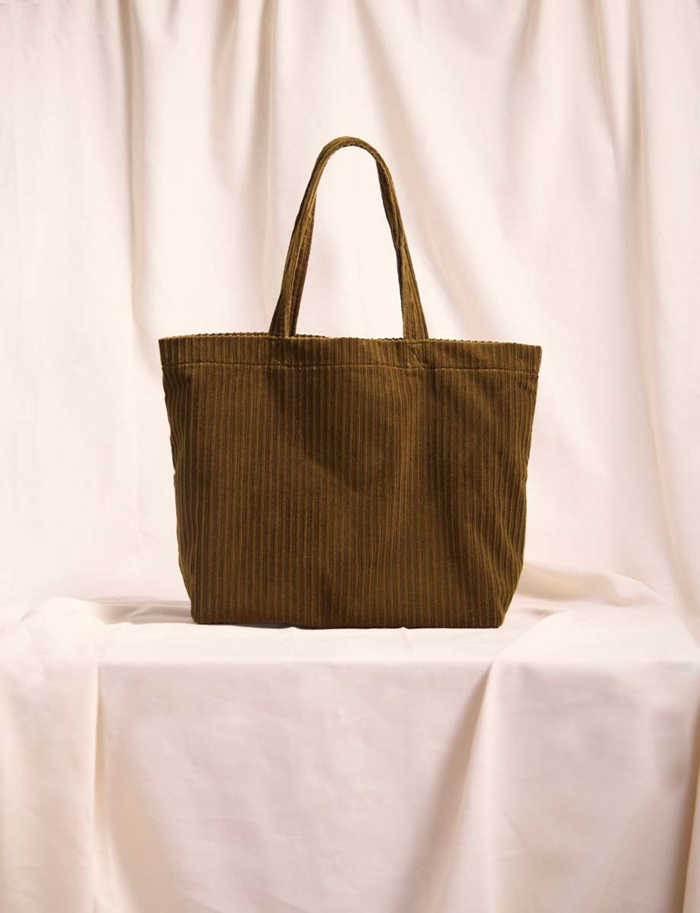 Tote bag Sally, color caqui, línea Upcycling