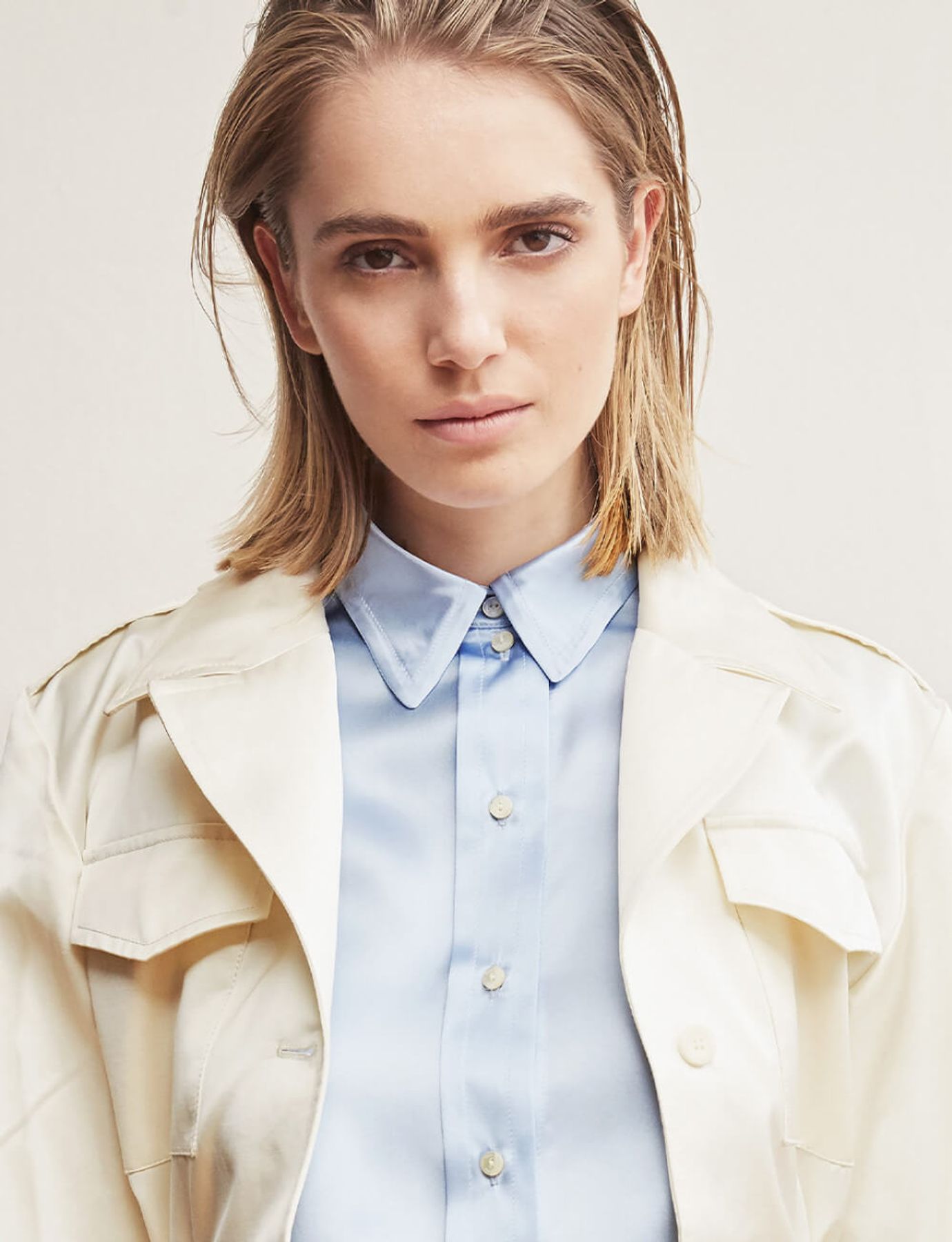 Chaqueta de satén de algodón marfil Neva