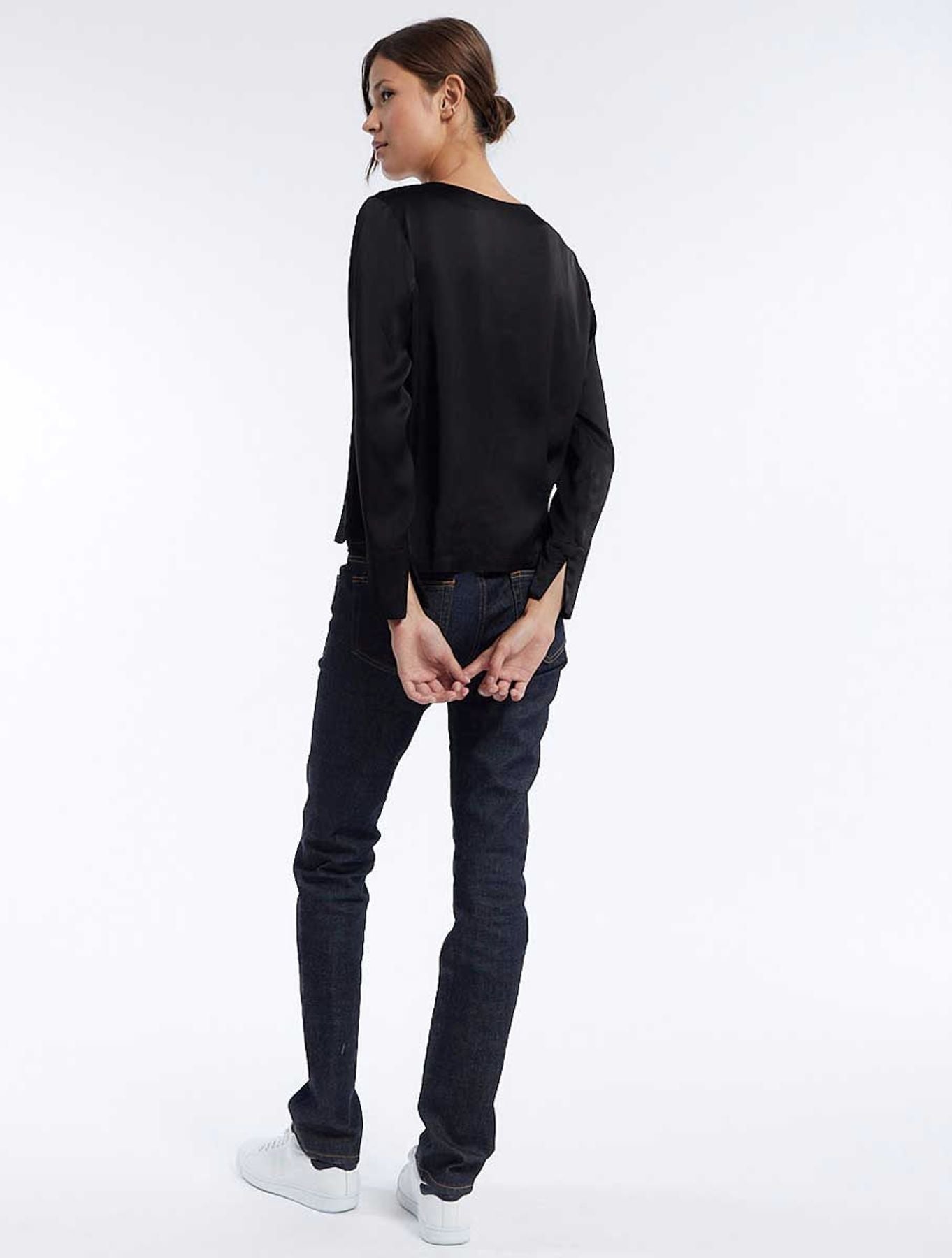 Blusa negra Sixtine