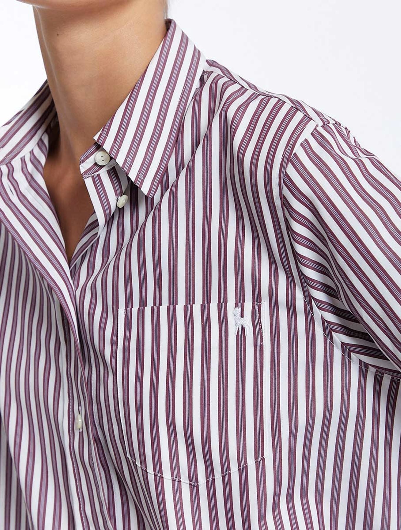 Maureen camisa de rayas rojas y blancas