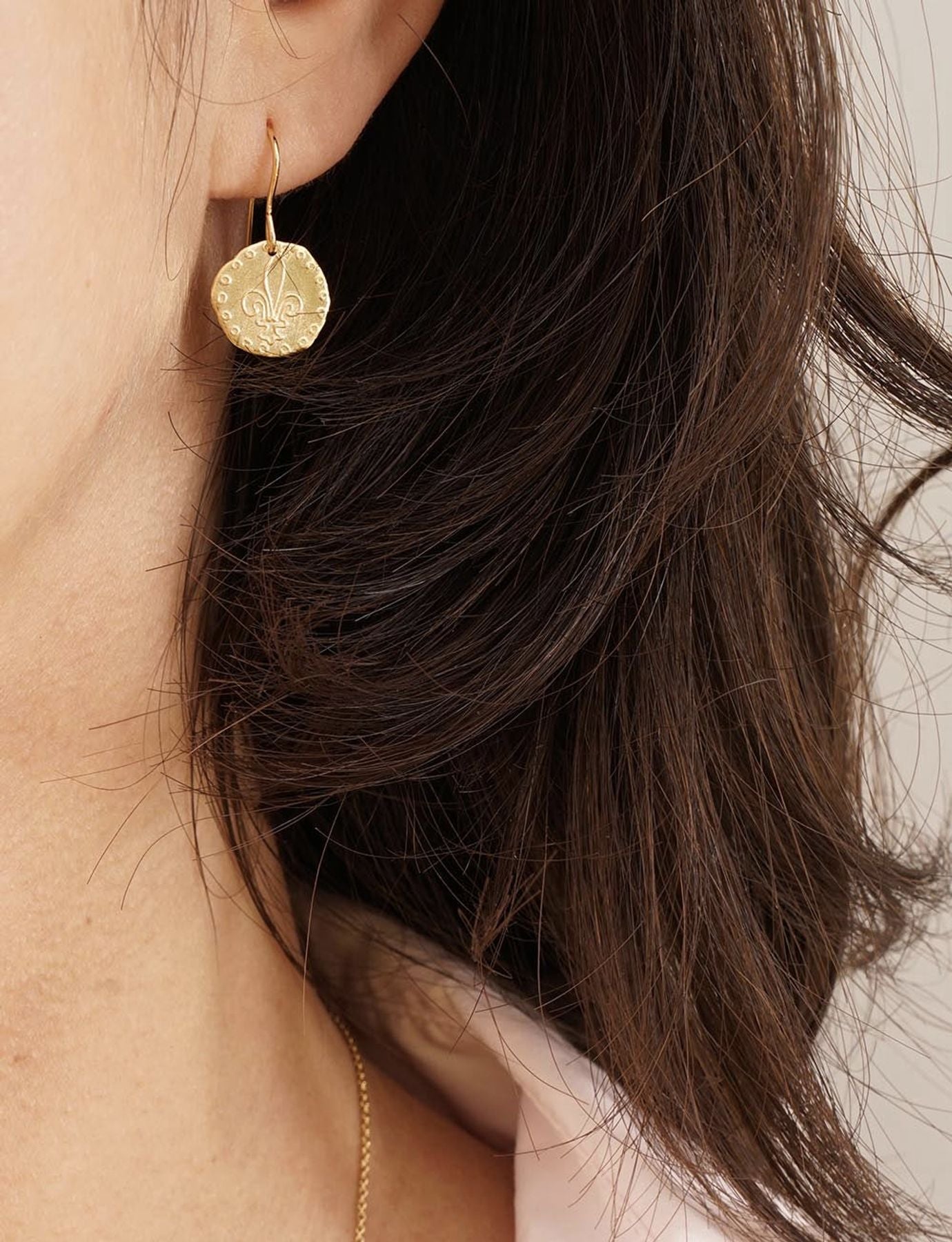Gold-plated Lutetia lily earrings