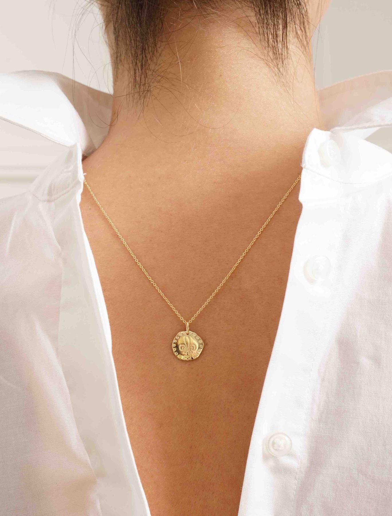 gold-plated Lutetia pendant with lily motif