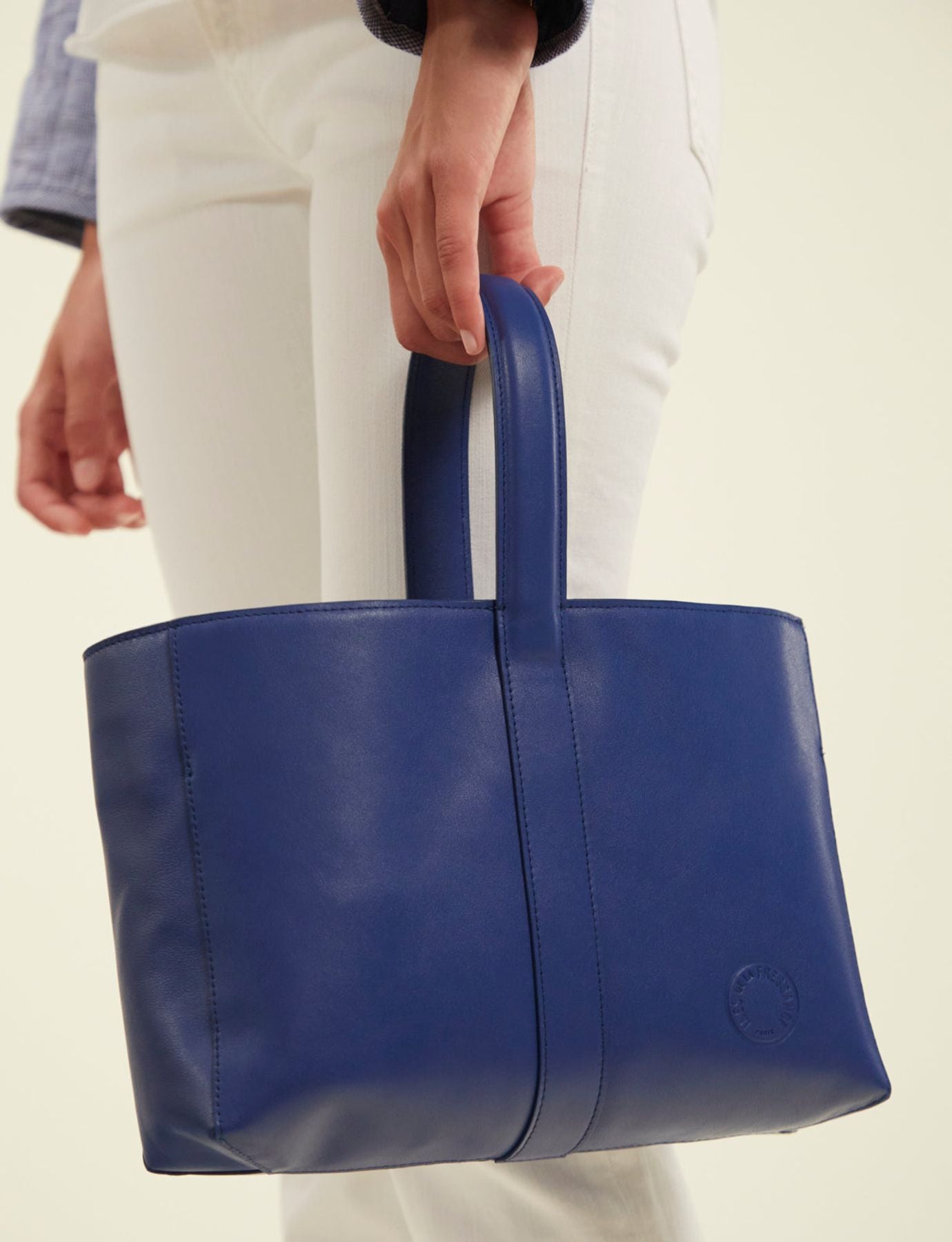 Léonore S cobalt leather bag