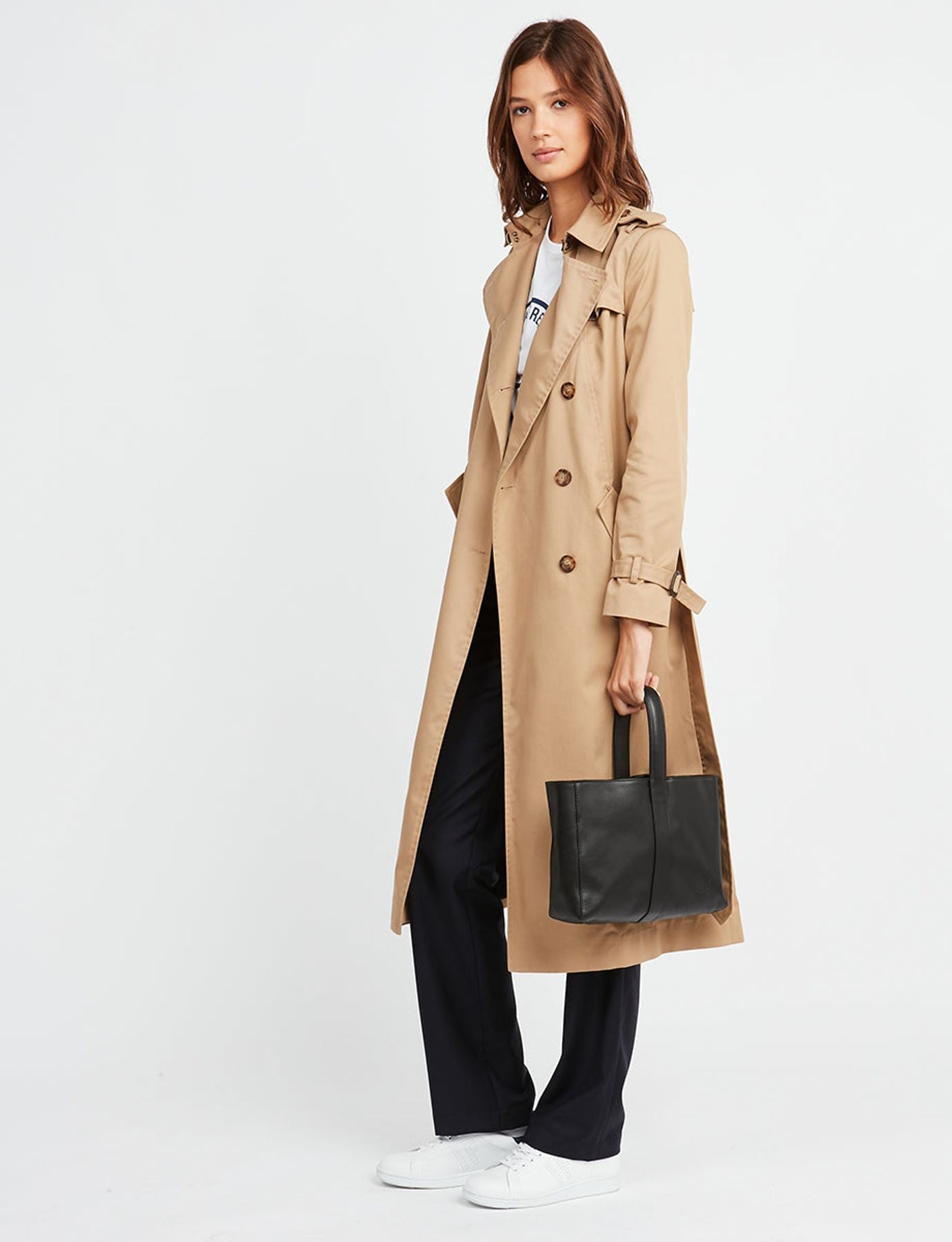 Léonore S black leather bag