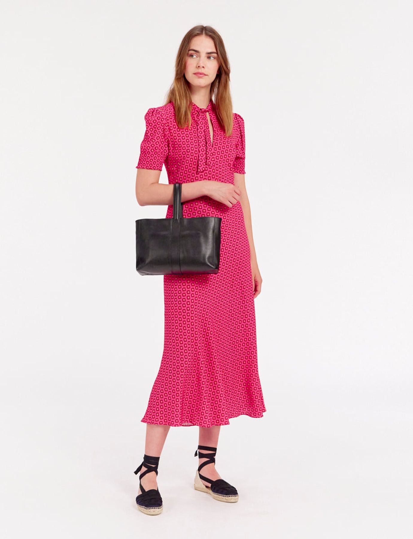 Léonore S black leather bag