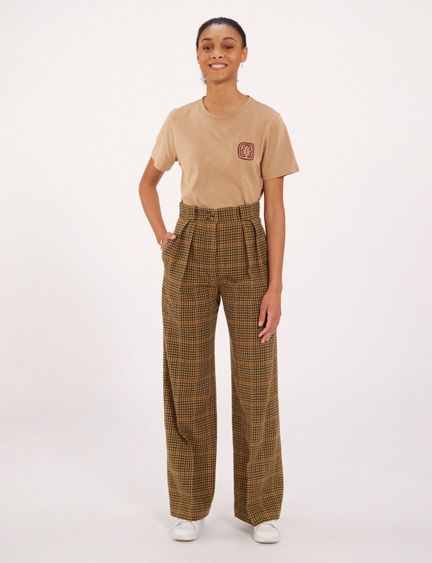 Pantalón Marlène pata de gallo caqui