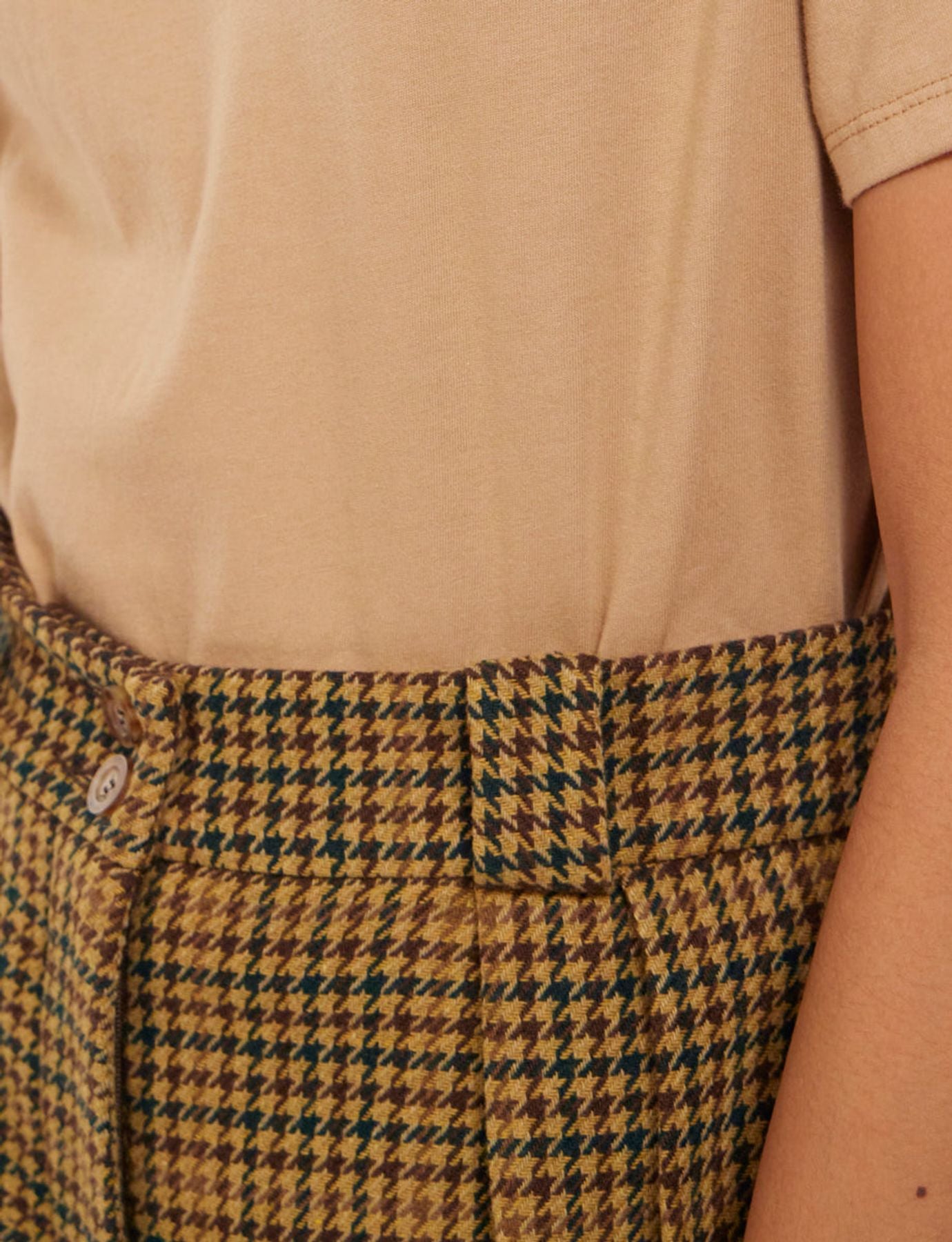 Pantalón Marlène pata de gallo caqui