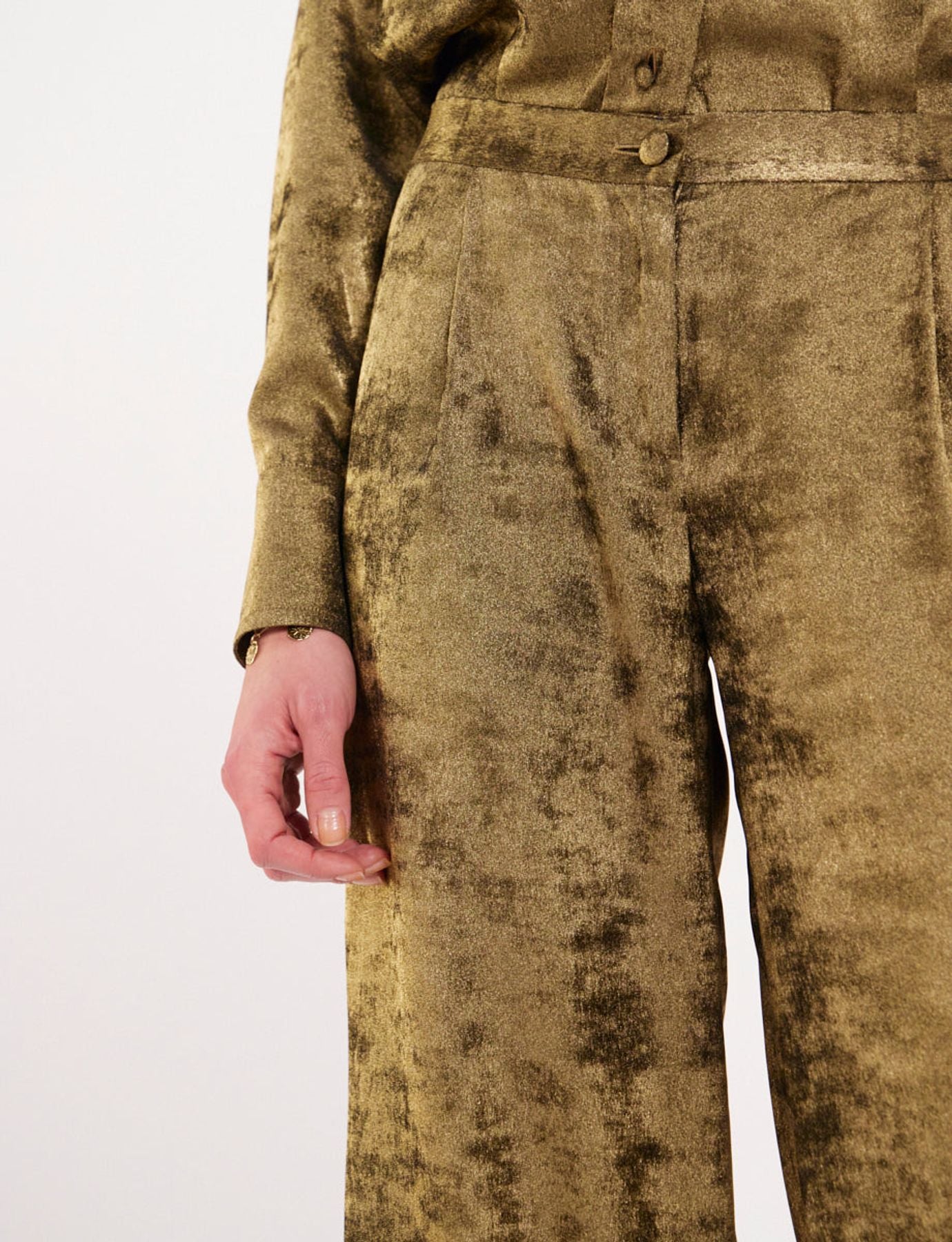 Ernestine pants in lamé dorado