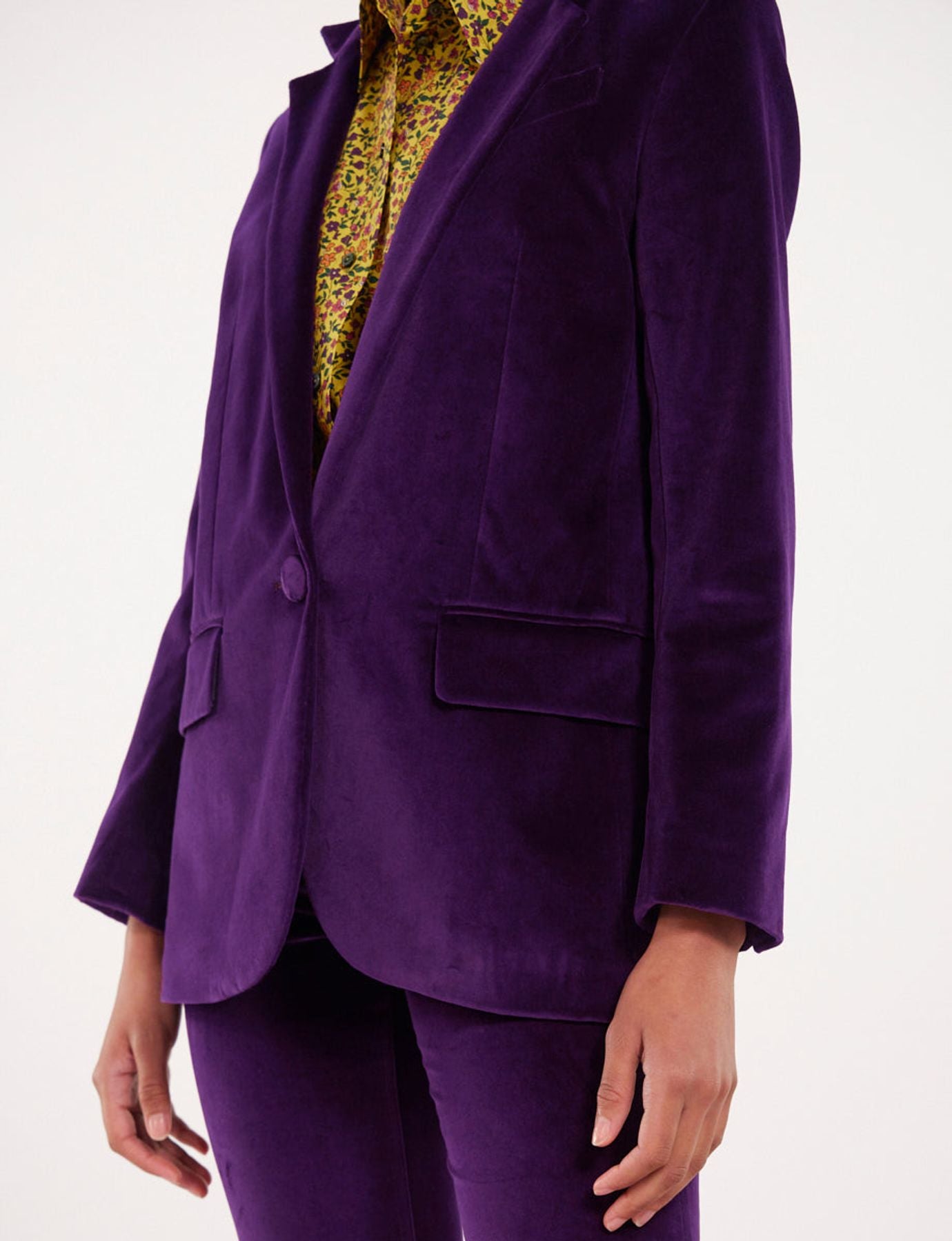Chaqueta de terciopelo morado Bruna