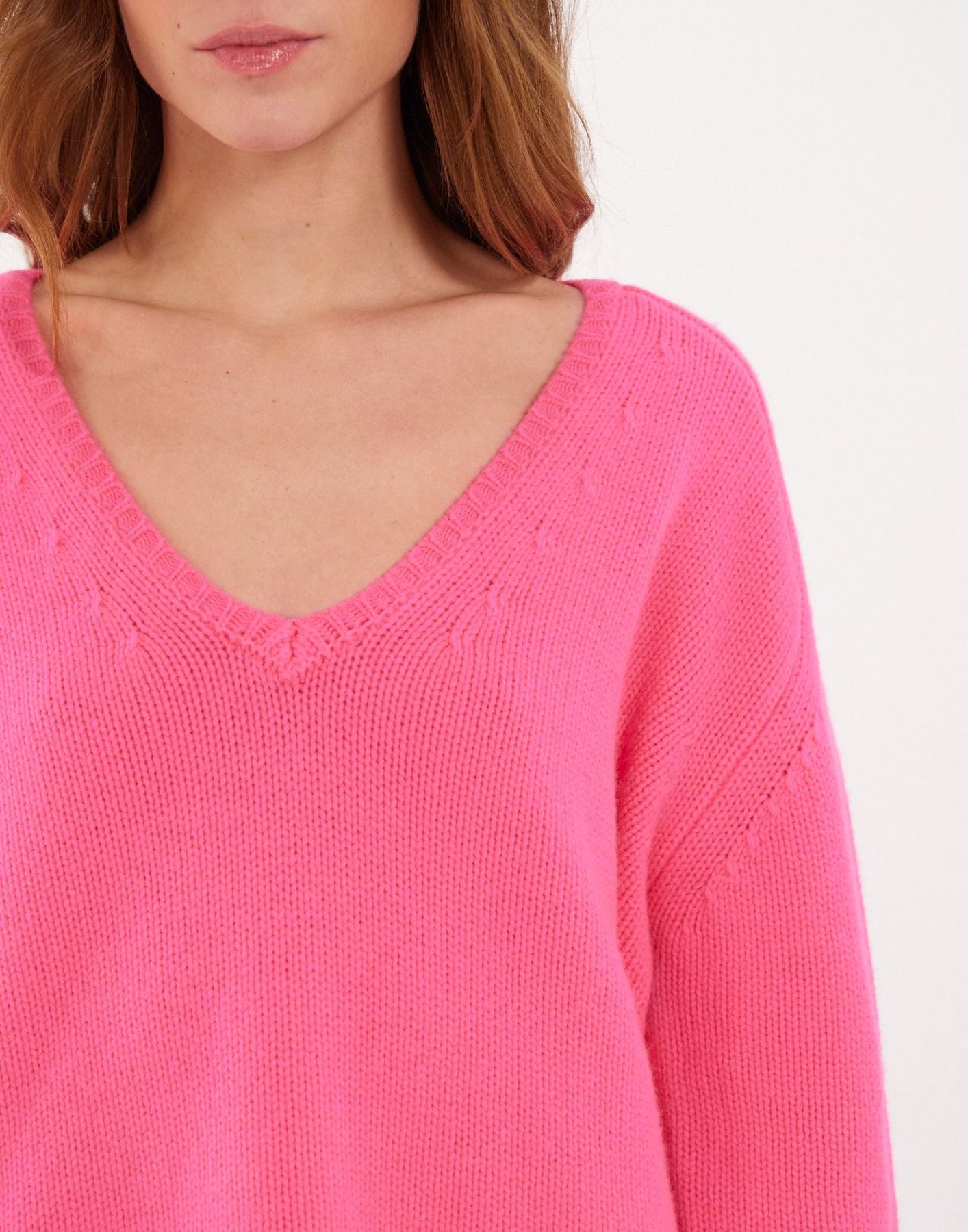 Jersey de cachemira fucsia con cuello en V y mangas martillo x Notshy
