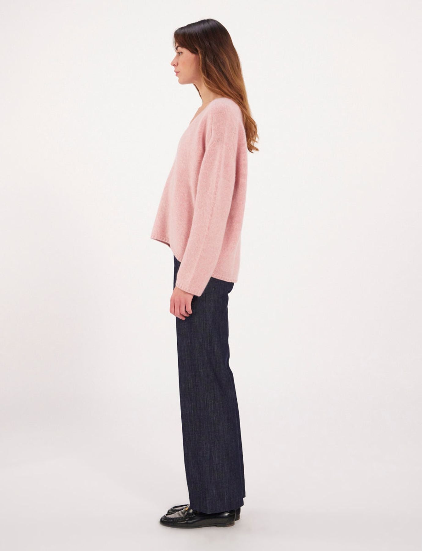 Pink V-neck sweater with hammer sleeves x Notshy