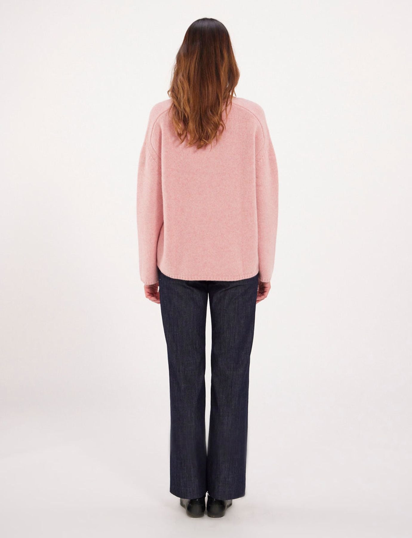 Pink V-neck sweater with hammer sleeves x Notshy
