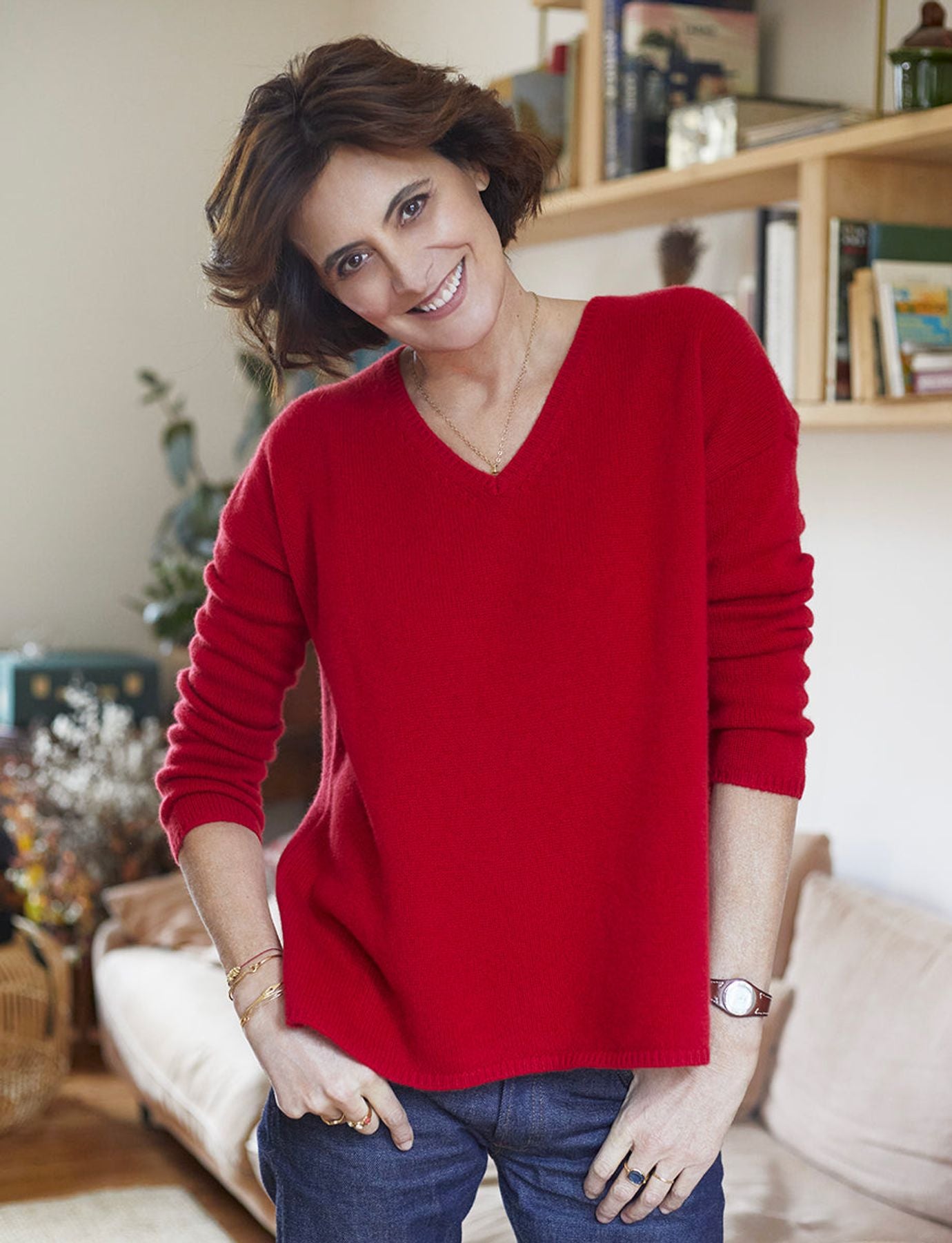 Jersey rojo de cachemira con cuello de pico Ines x Notshy