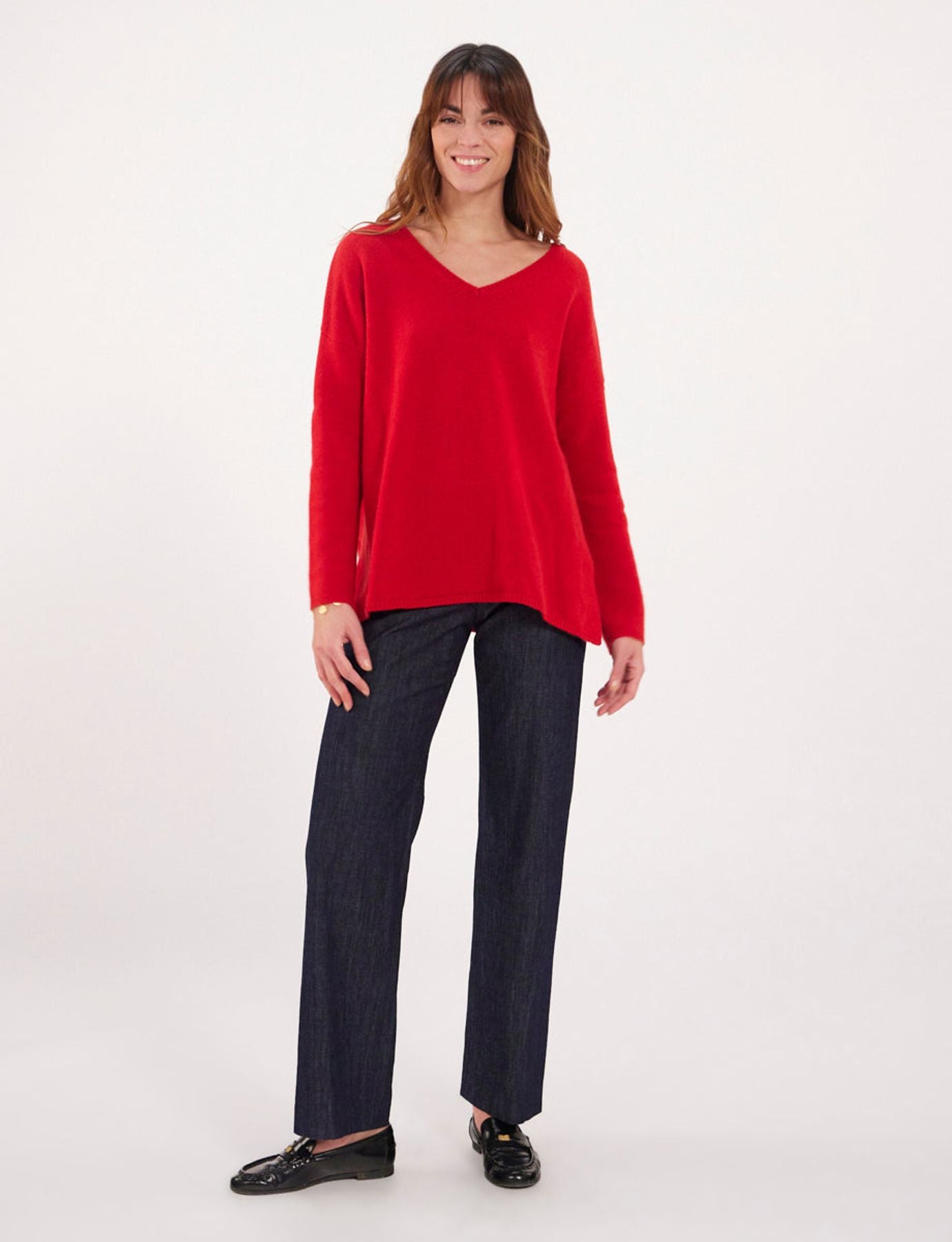 Jersey rojo de cachemira con cuello de pico Ines x Notshy