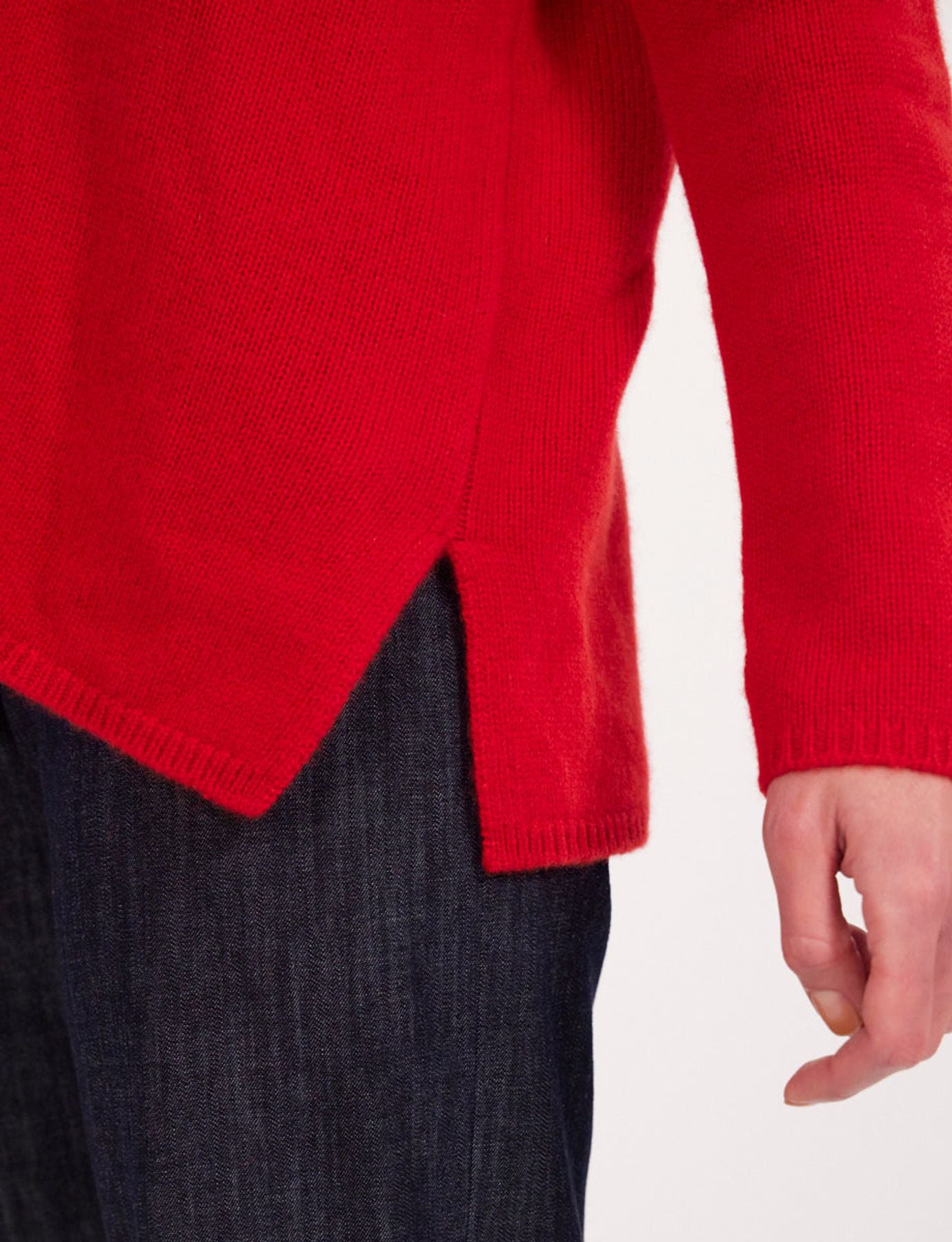 Jersey rojo de cachemira con cuello de pico Ines x Notshy