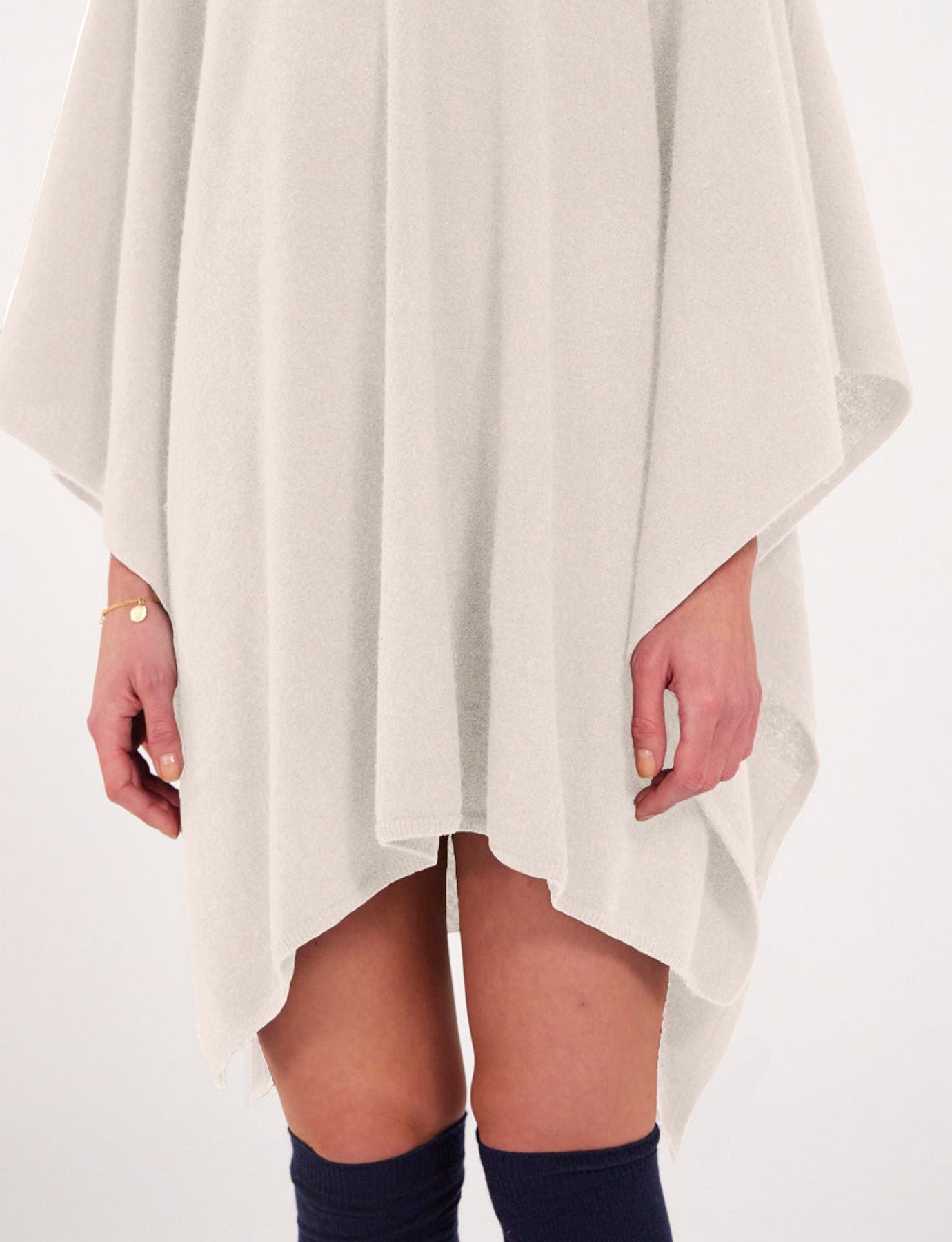 Ines x Notshy beige V-neck cashmere poncho