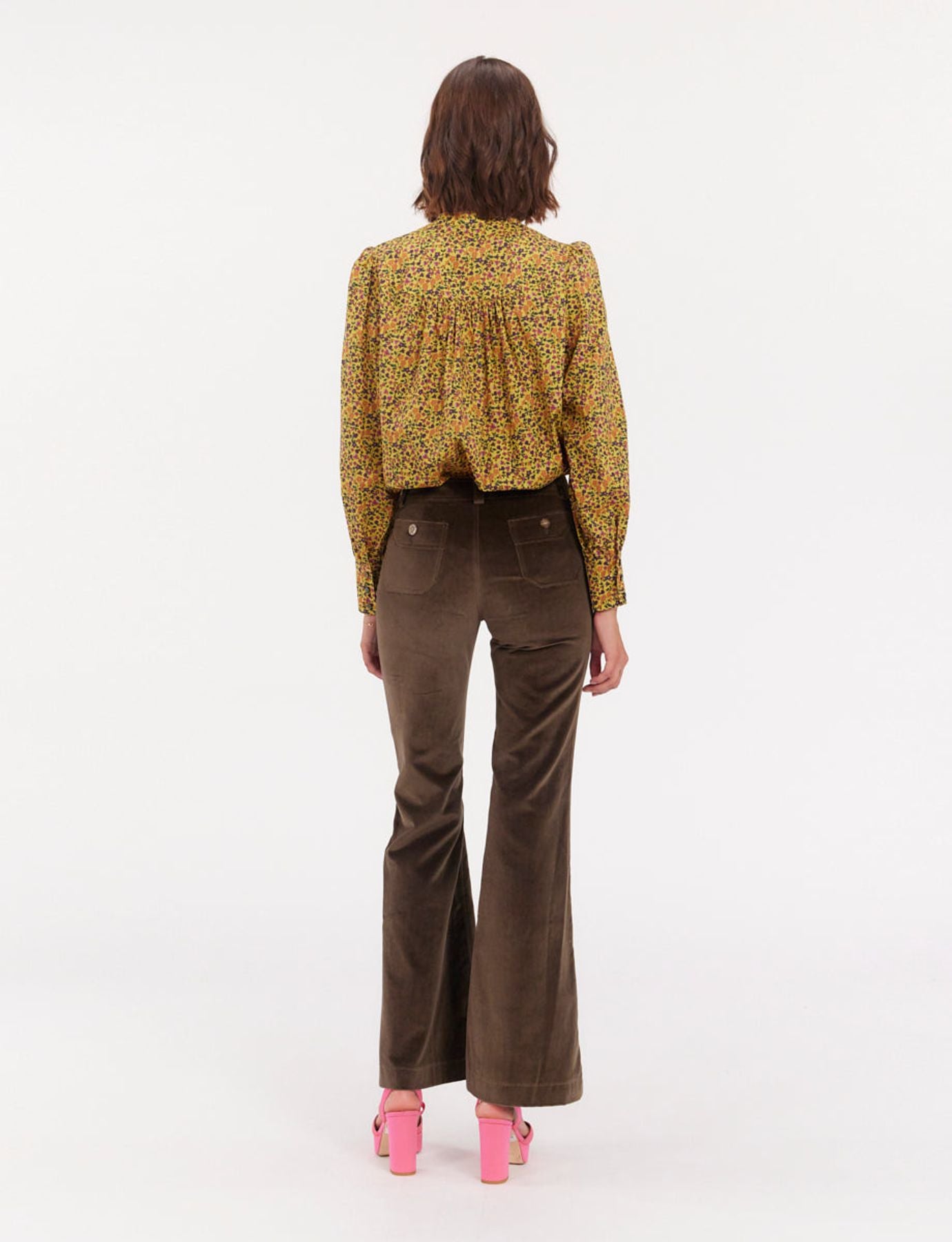 Pantalón acampanado Charlotte de terciopelo liso caqui