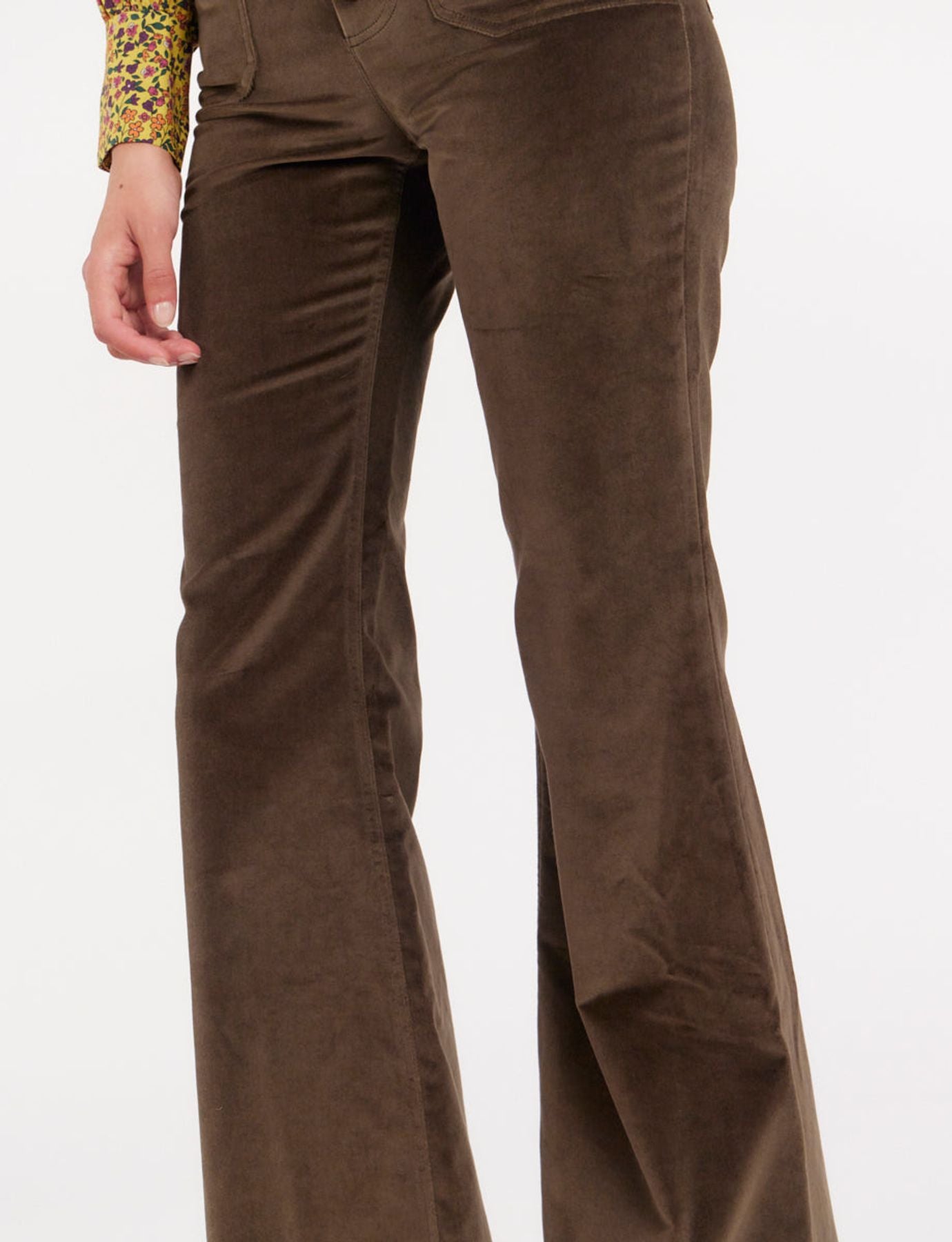 Pantalón acampanado Charlotte de terciopelo liso caqui