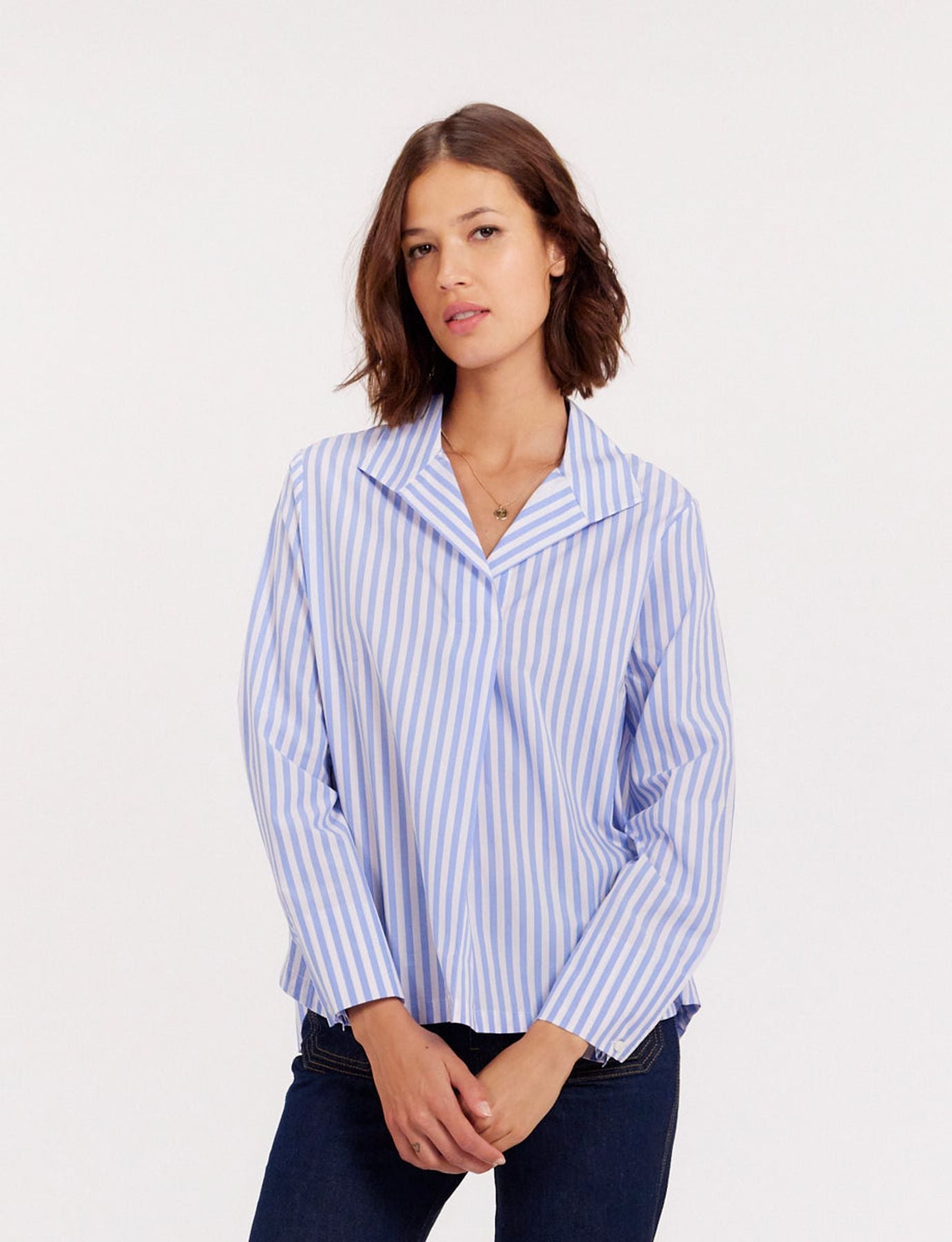 Top de rayas azules y blancas Noa