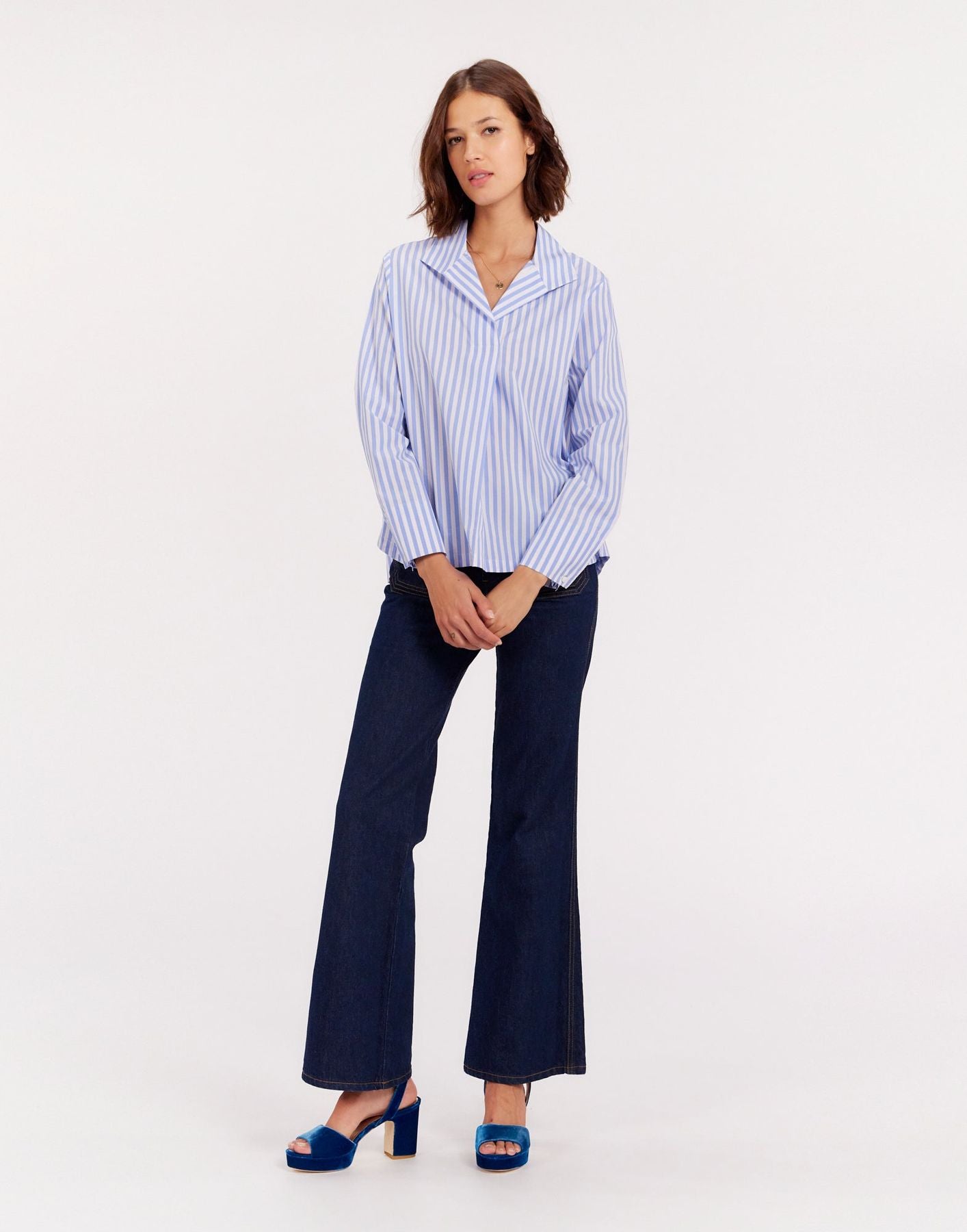 Top de rayas azules y blancas Noa