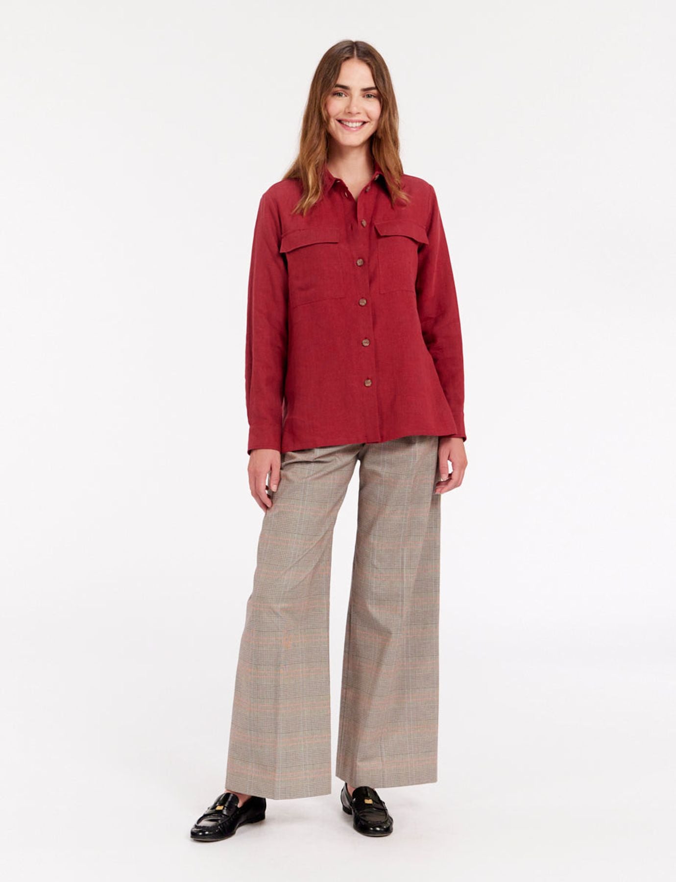 Chandler shirt in raspberry linen