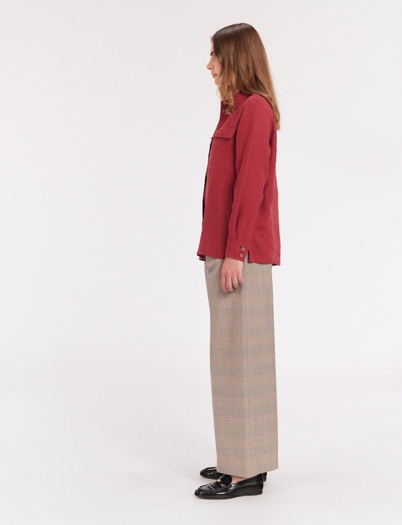 Chandler shirt in raspberry linen