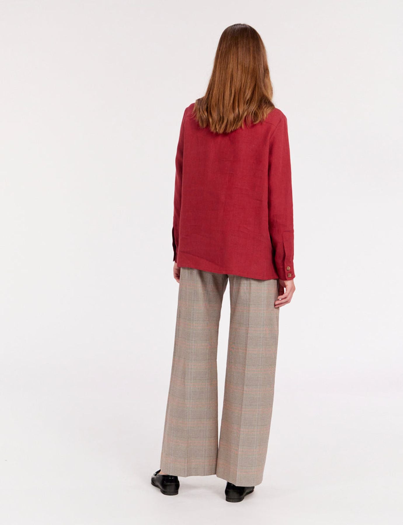 Chandler shirt in raspberry linen