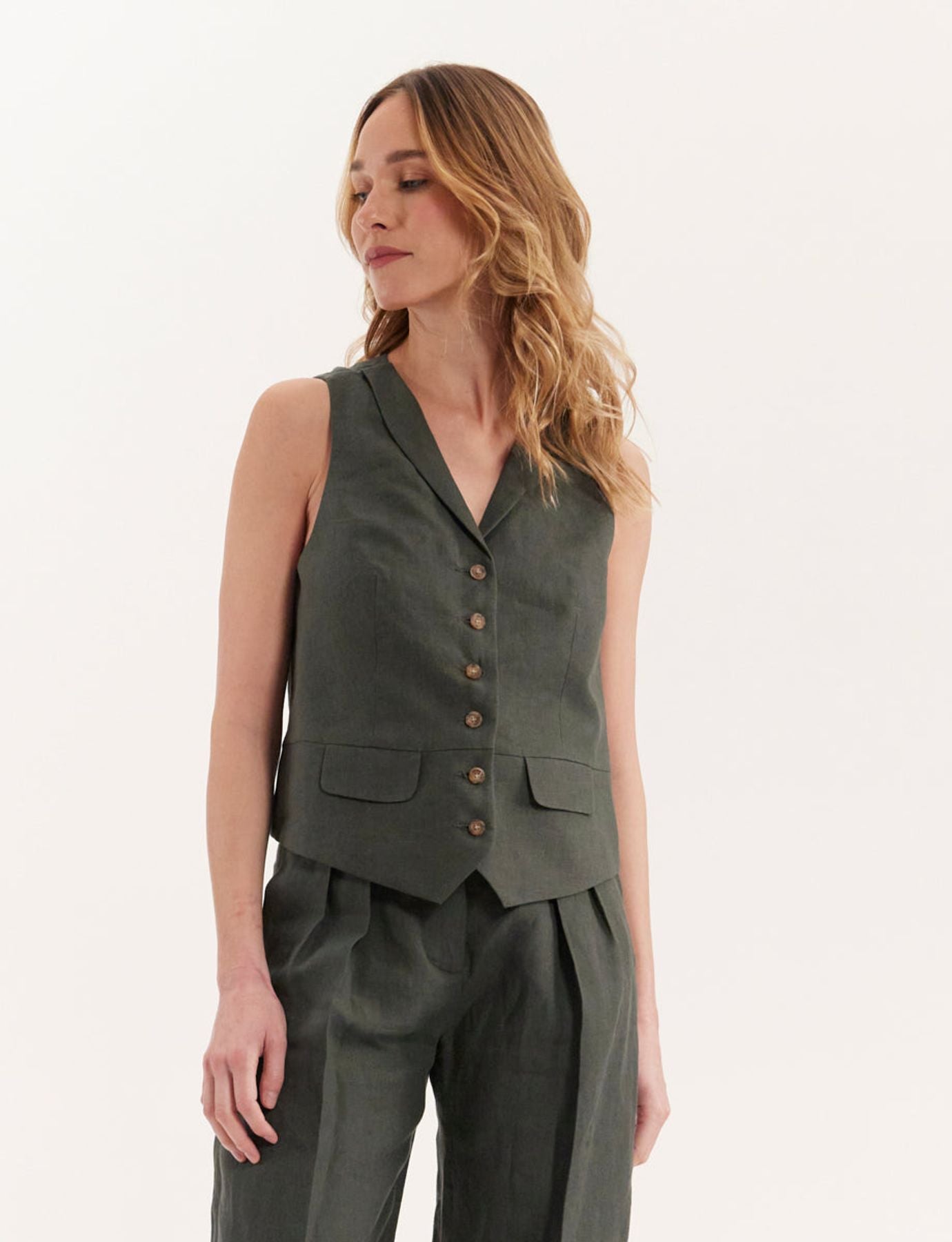 Chaleco Robinson de lino verde oscuro