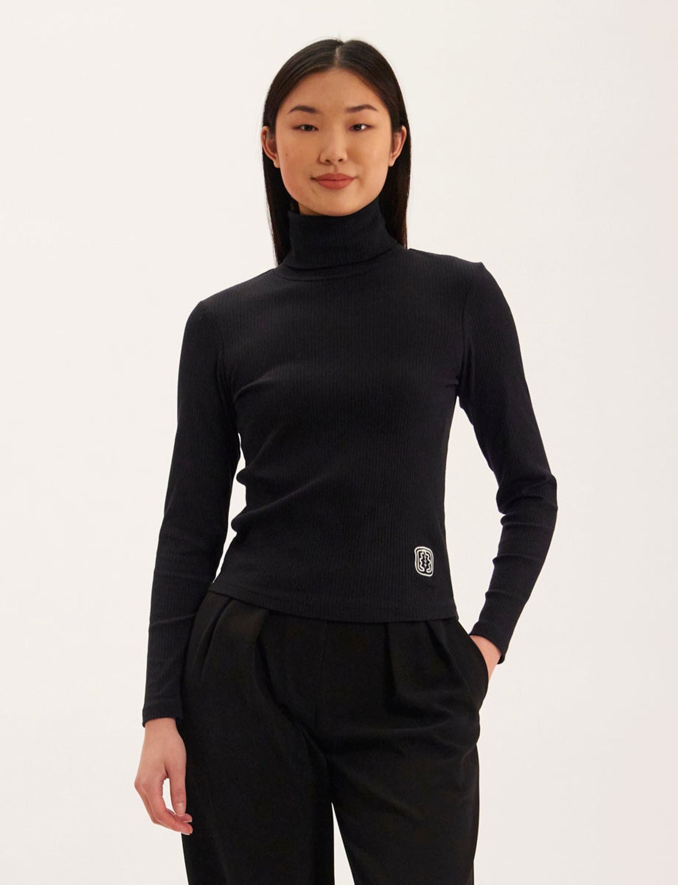 Matthieu black lightweight turtleneck sweater