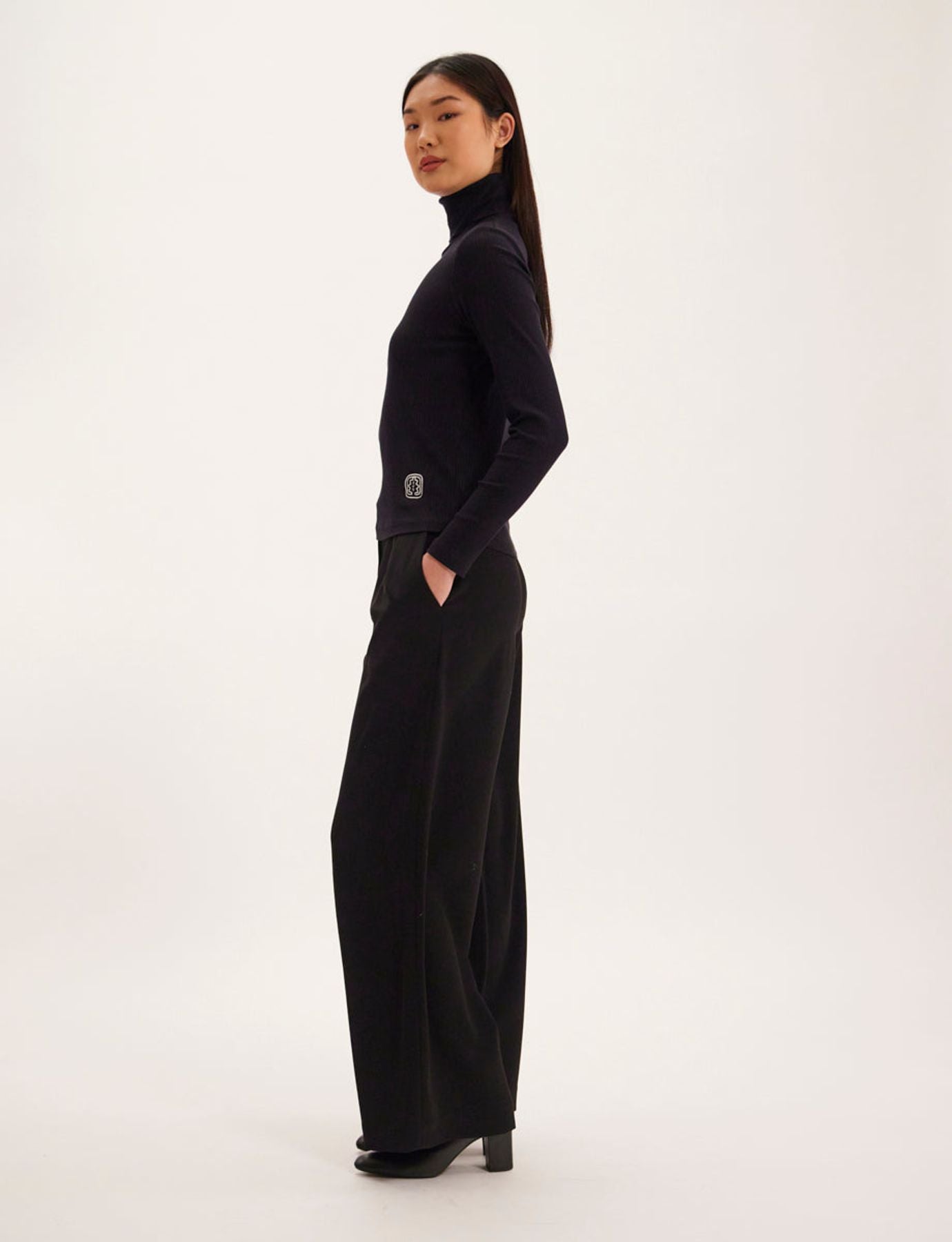 Matthieu black lightweight turtleneck sweater