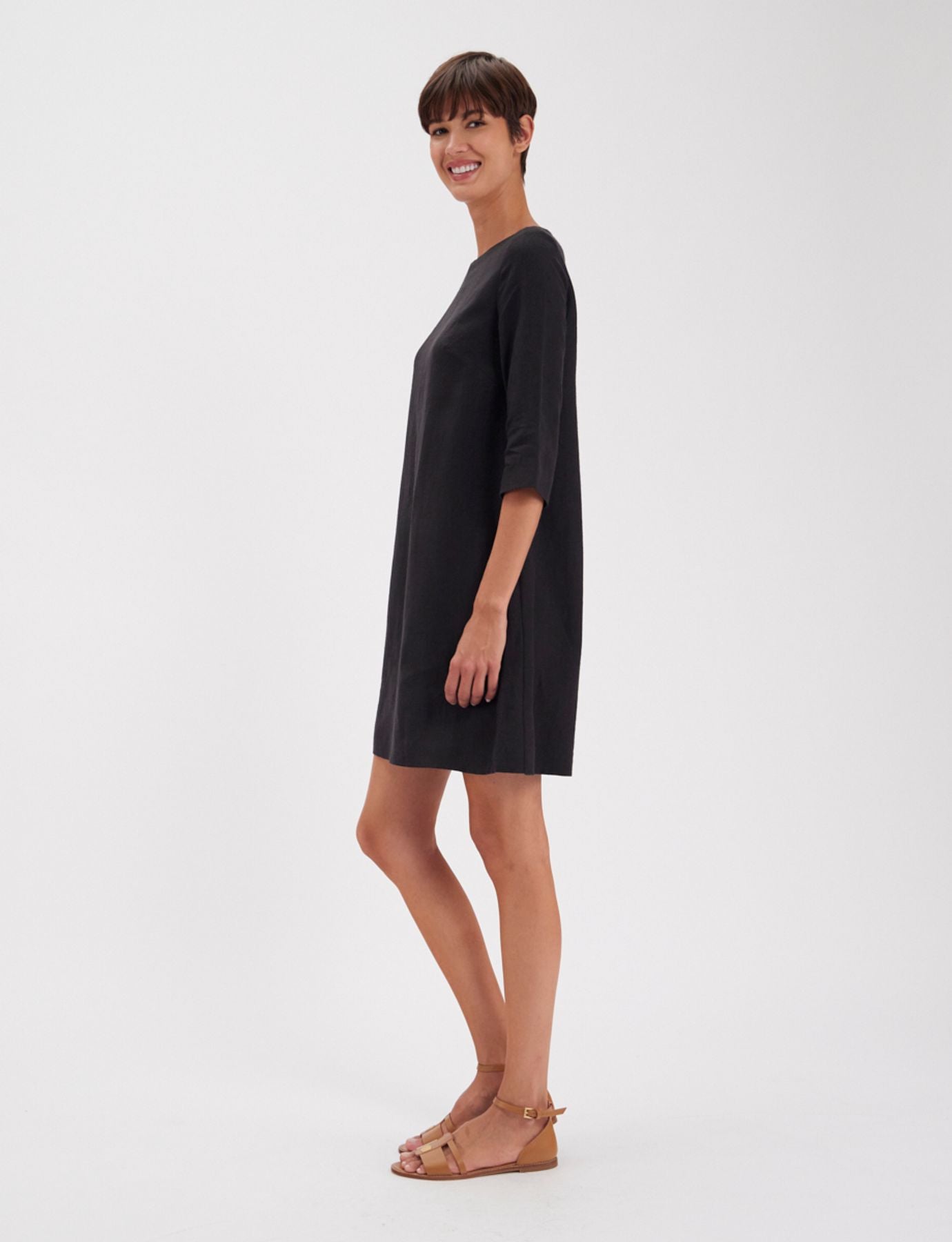 Black linen Megane dress