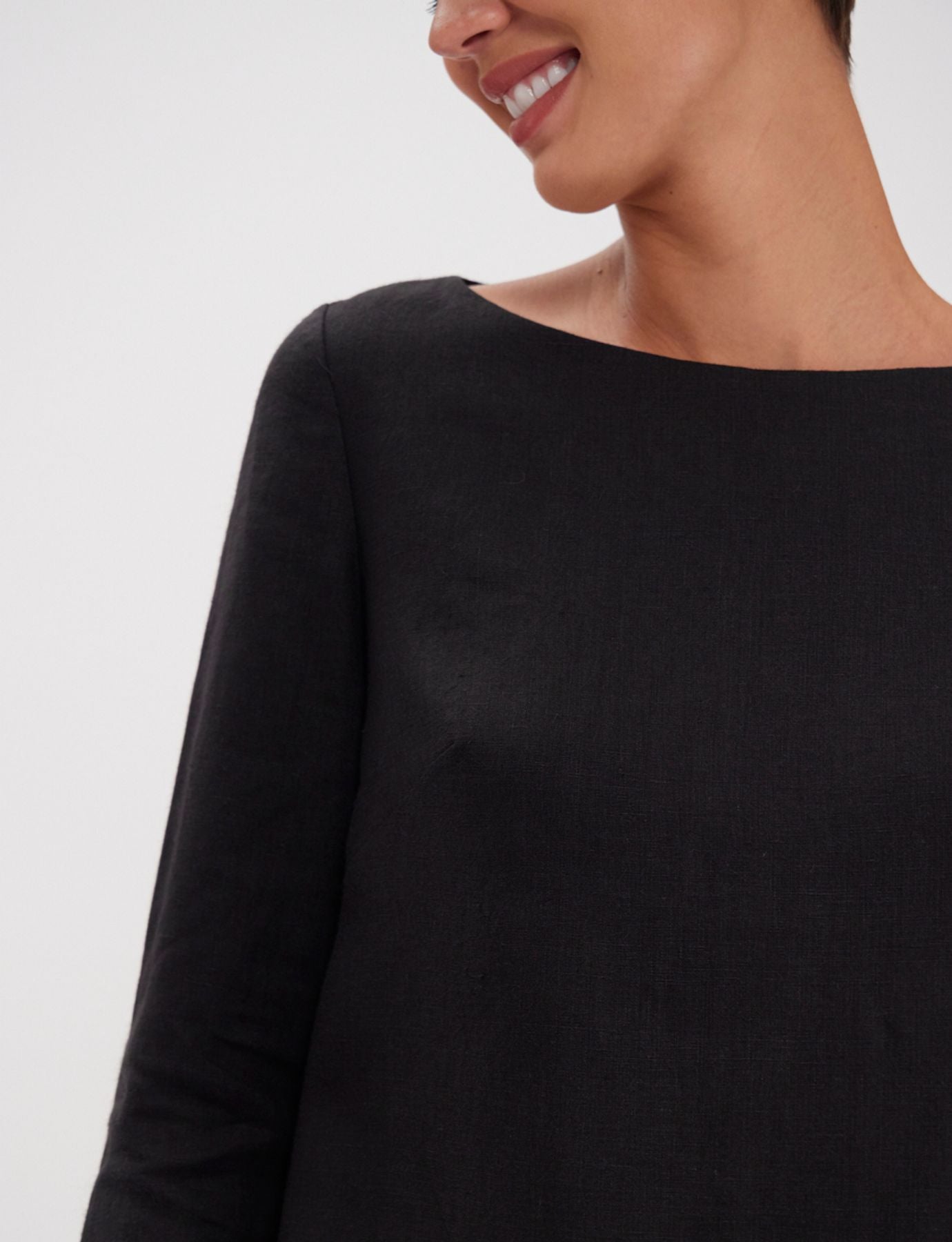 Black linen Megane dress