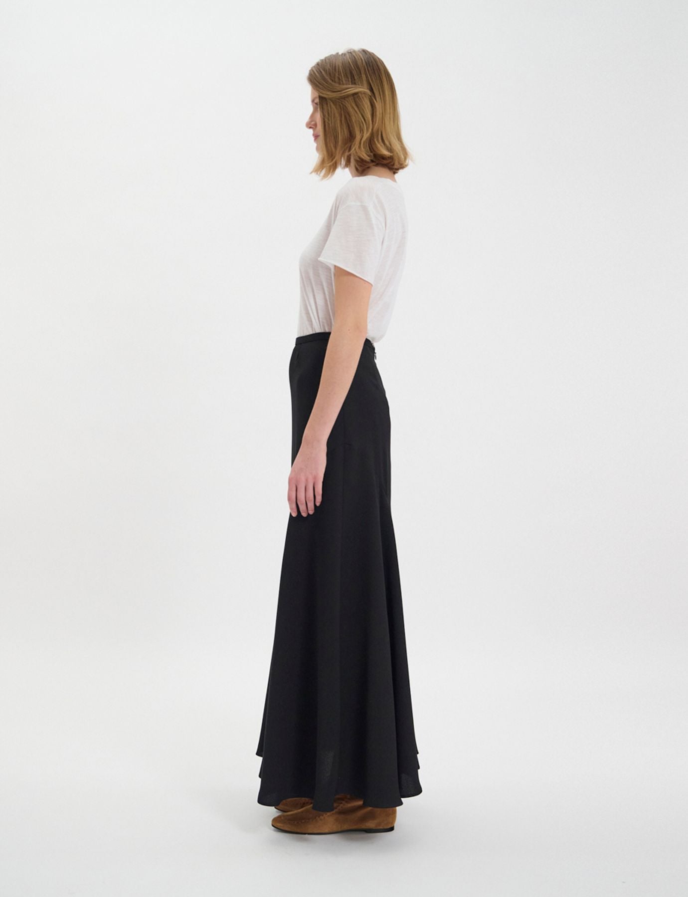 black-velvette-skirt