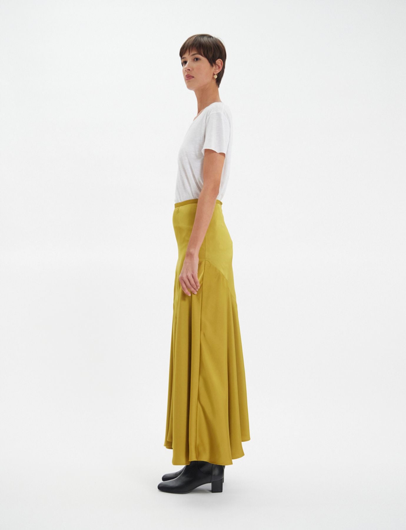 Velvette mustard skirt