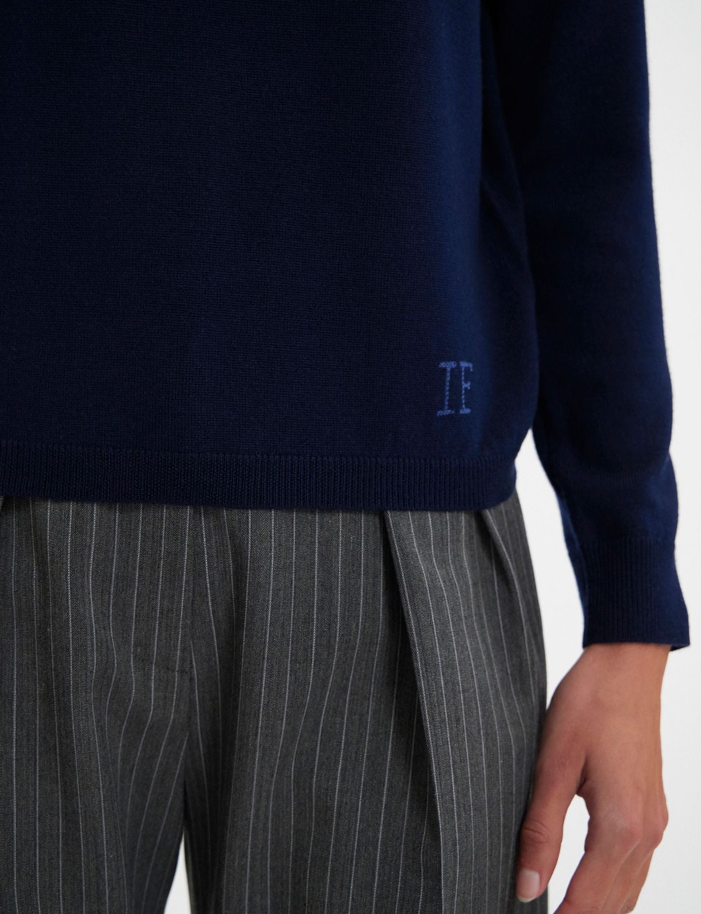 Angela navy jumper