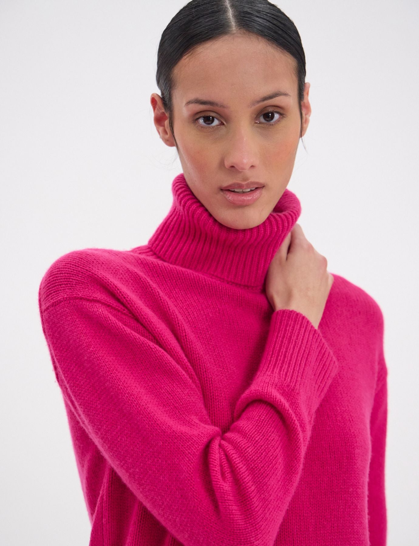 Aiden turtleneck sweater in fuchsia wool and cashmere