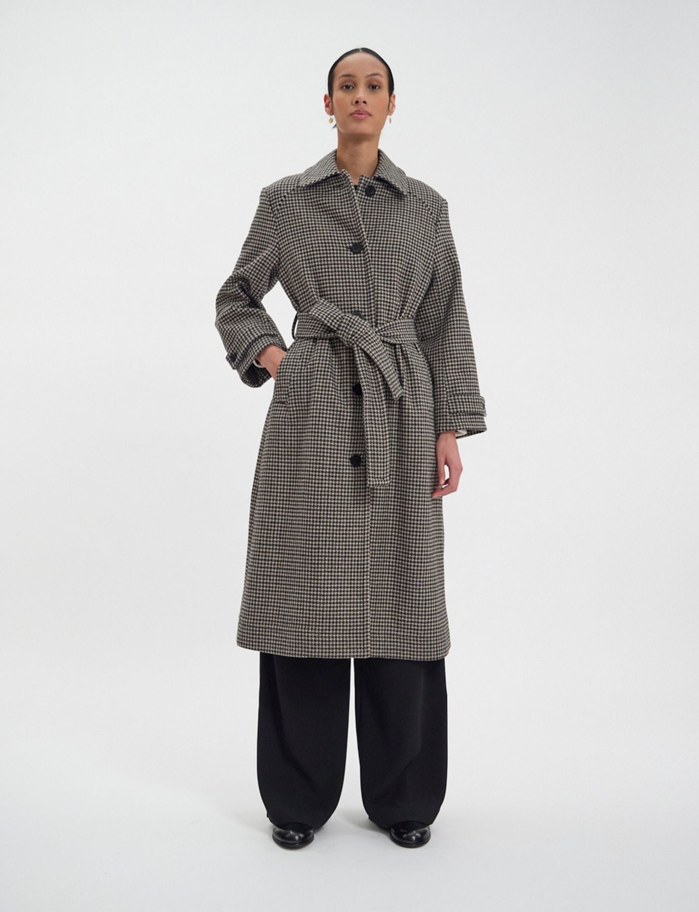 houndstooth-coat-in-lainage