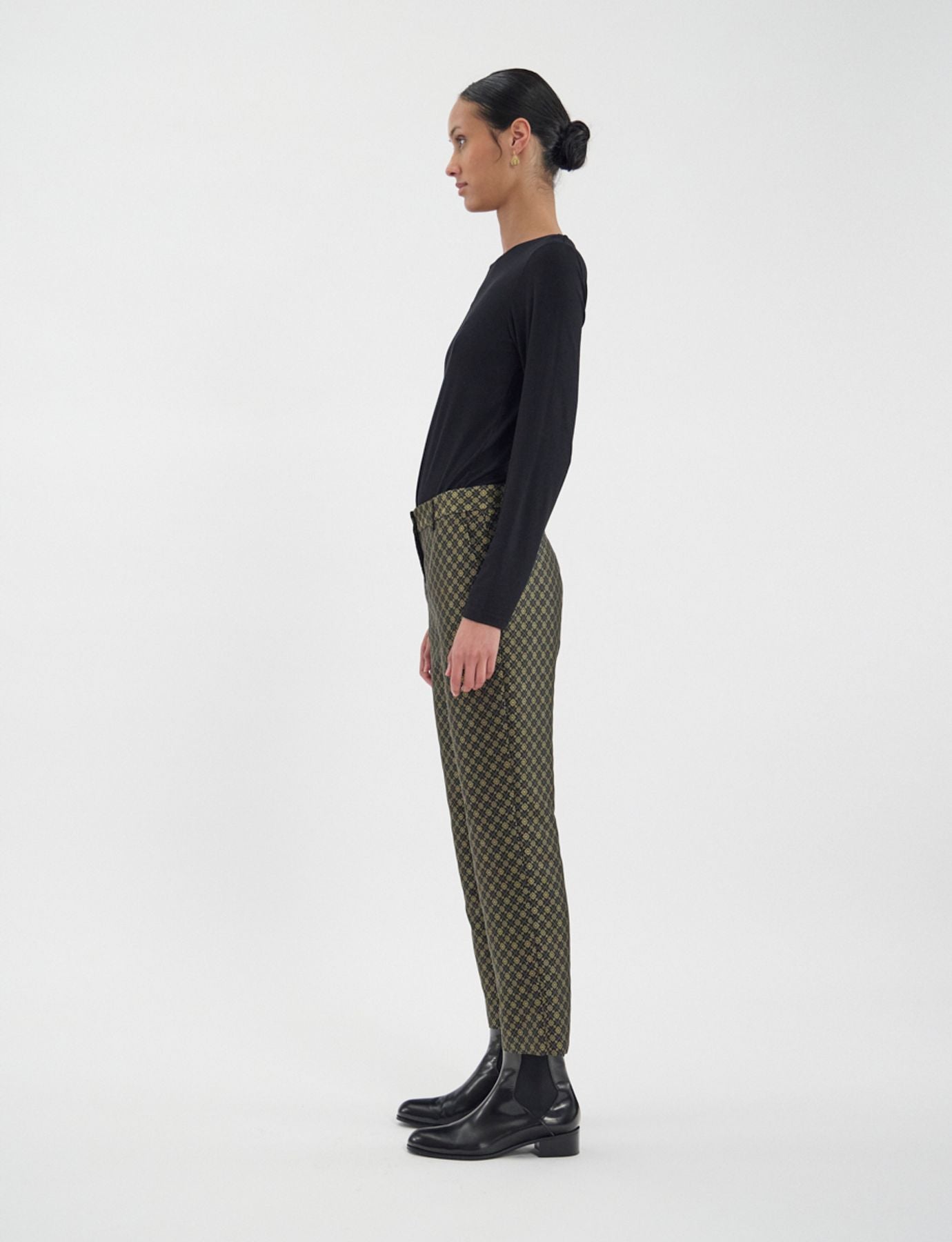 trousers-audrey-weaving-jacquard-black-and-gold