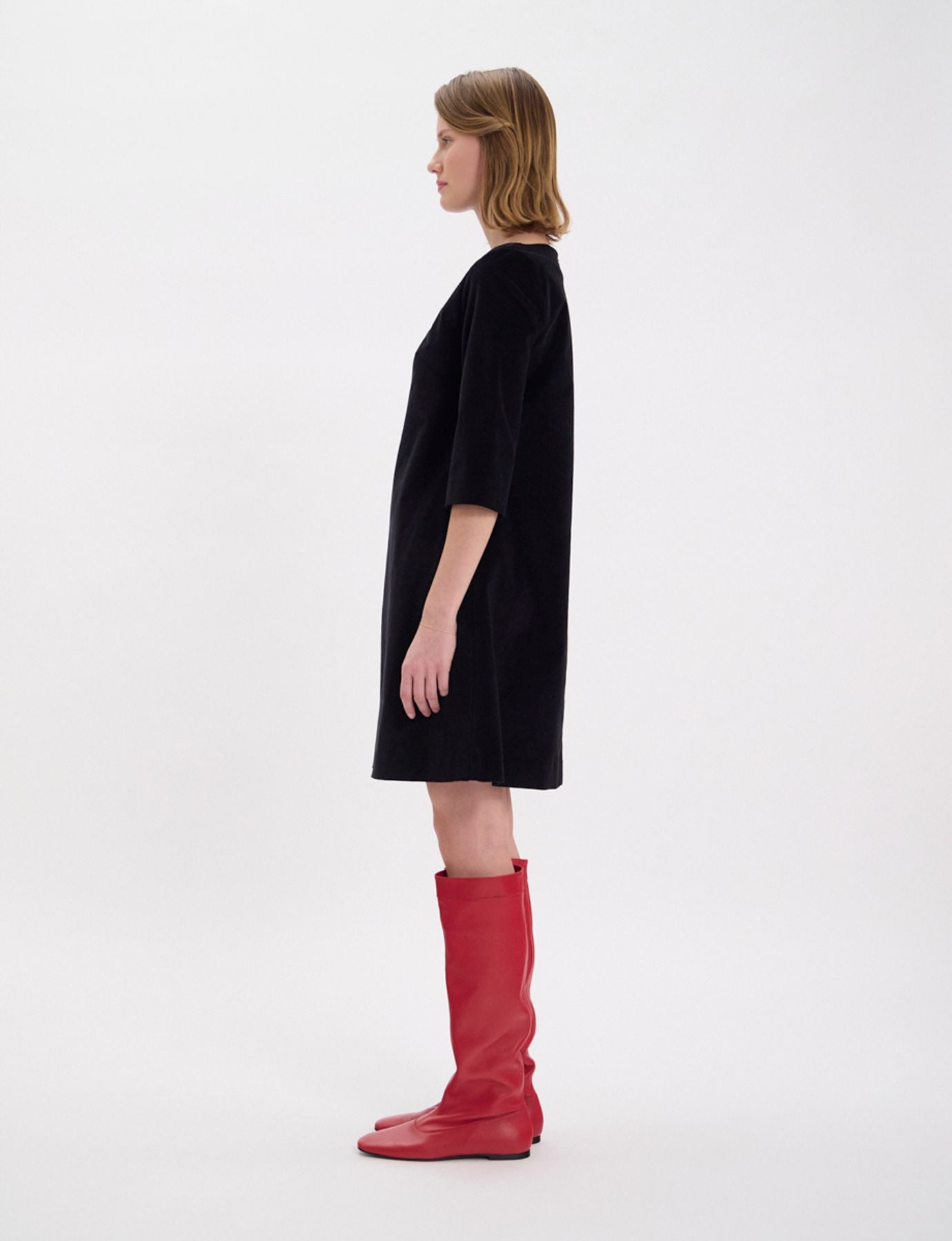Vestido Megan de terciopelo negro liso
